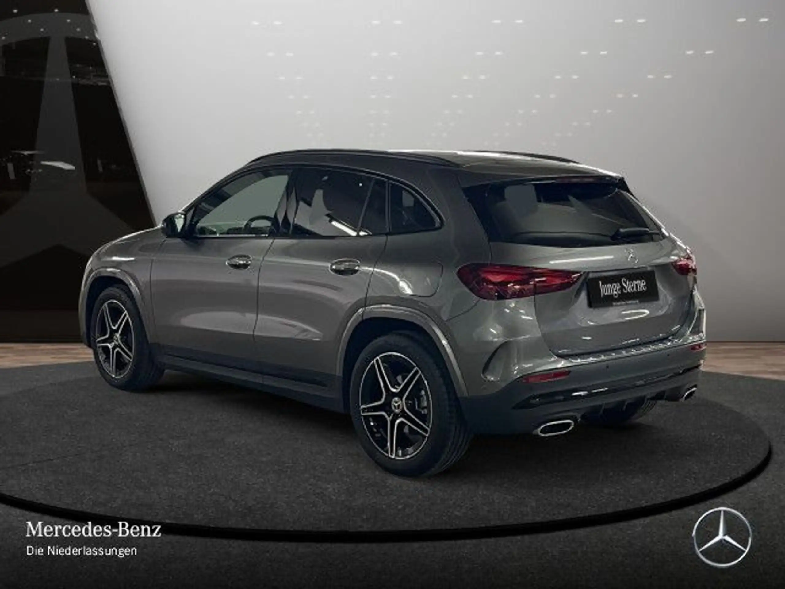 Mercedes-Benz - GLA 200