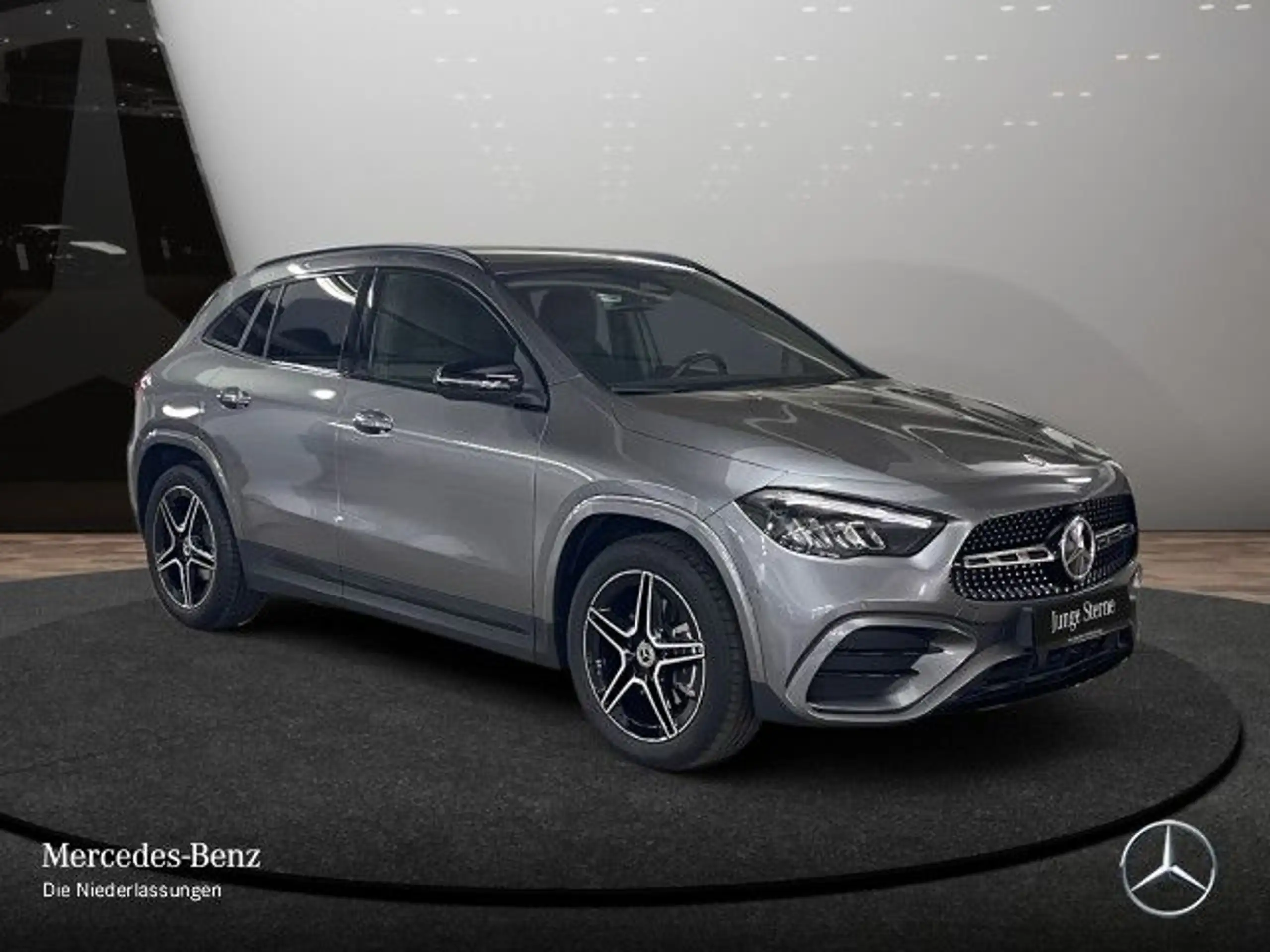 Mercedes-Benz - GLA 200