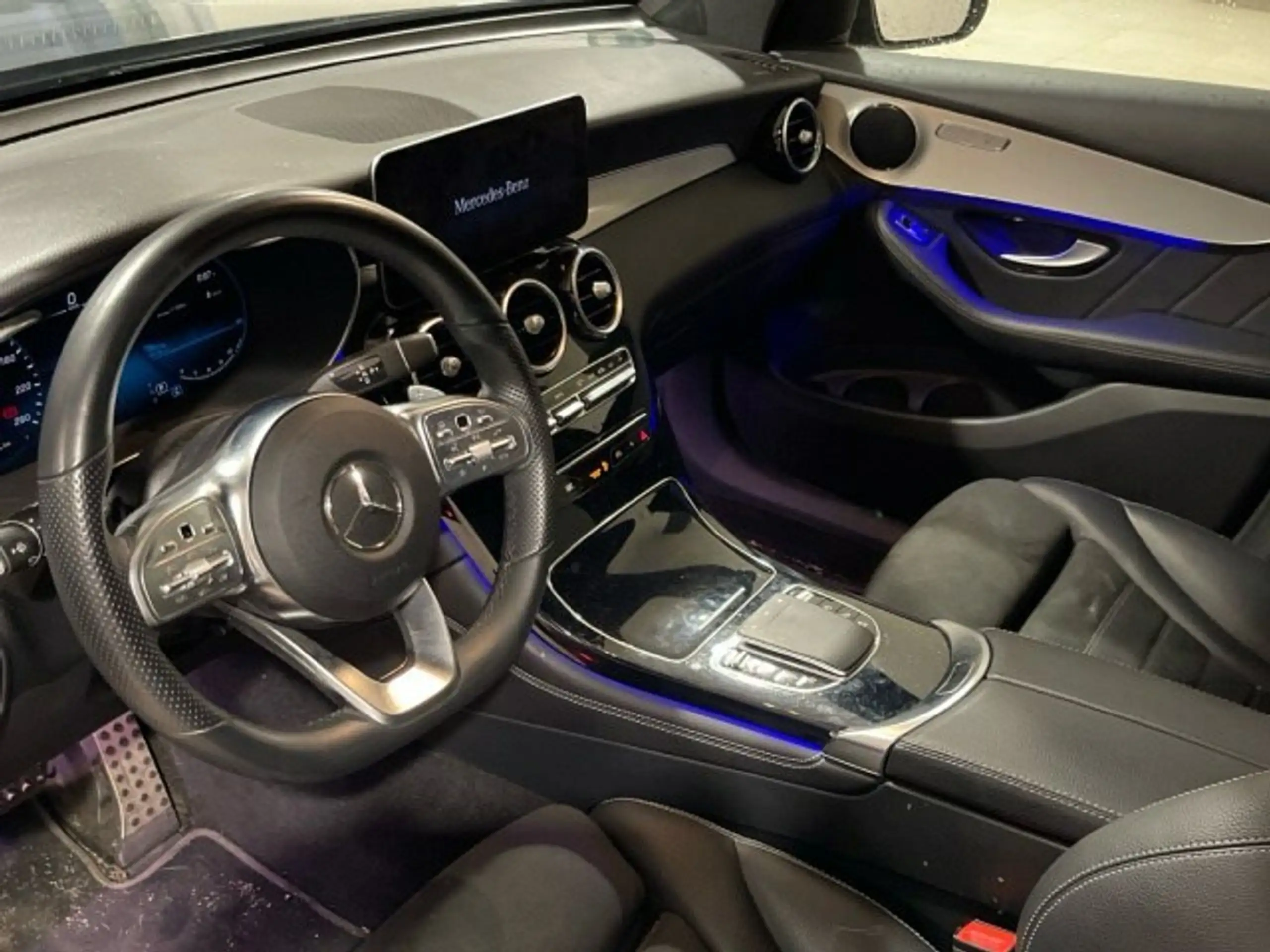 Mercedes-Benz - GLC 220