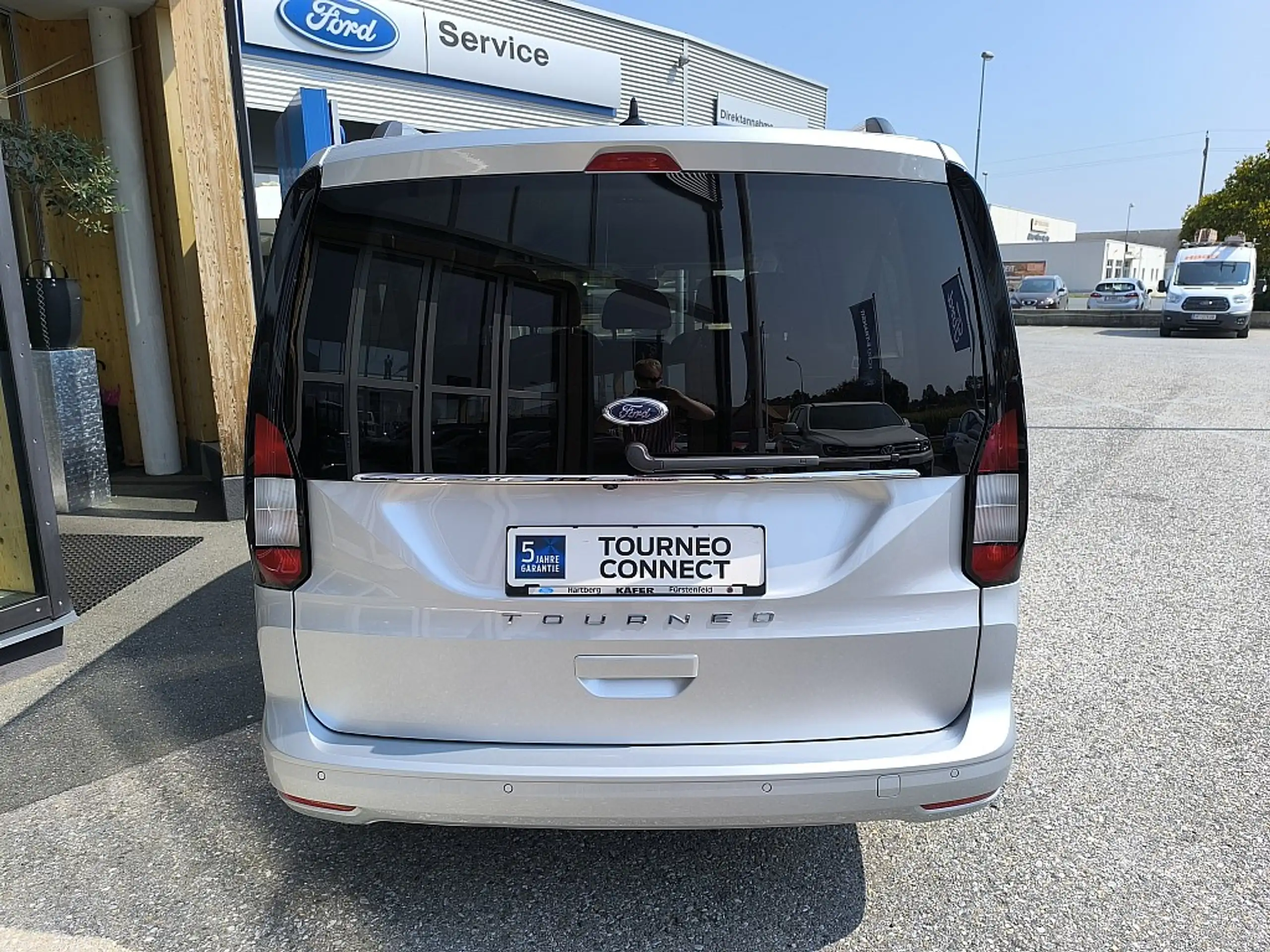 Ford - Grand Tourneo