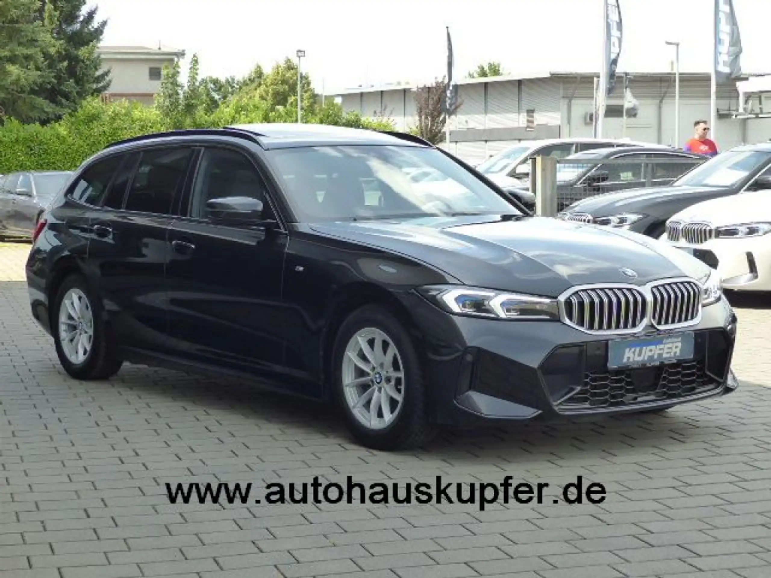 BMW - 320