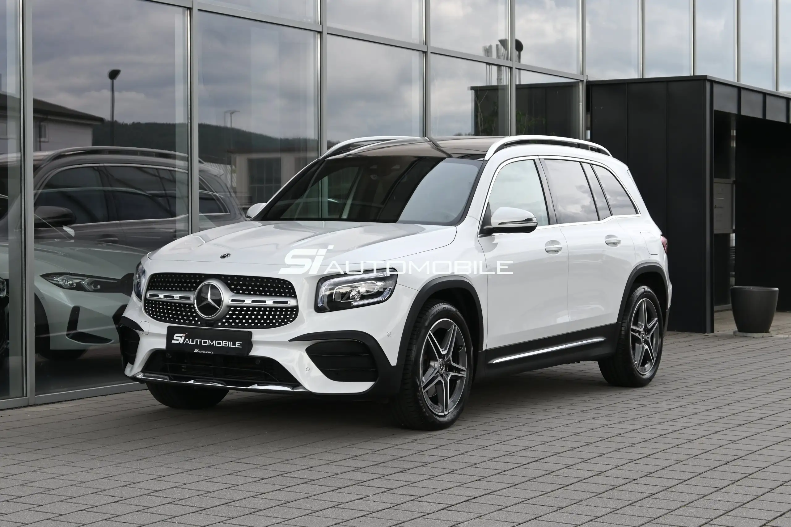 Mercedes-Benz GLB 200 2021