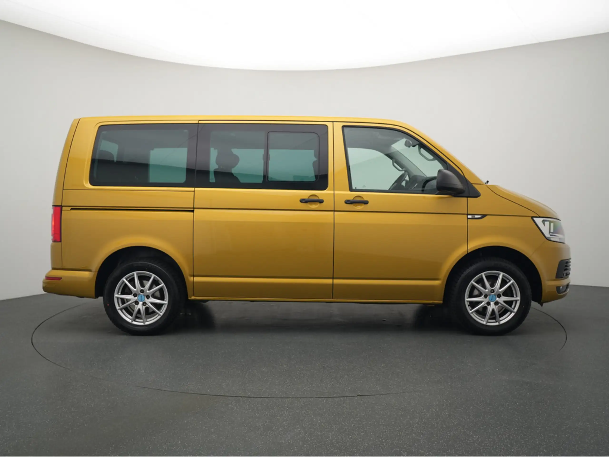 Volkswagen - T6 Multivan