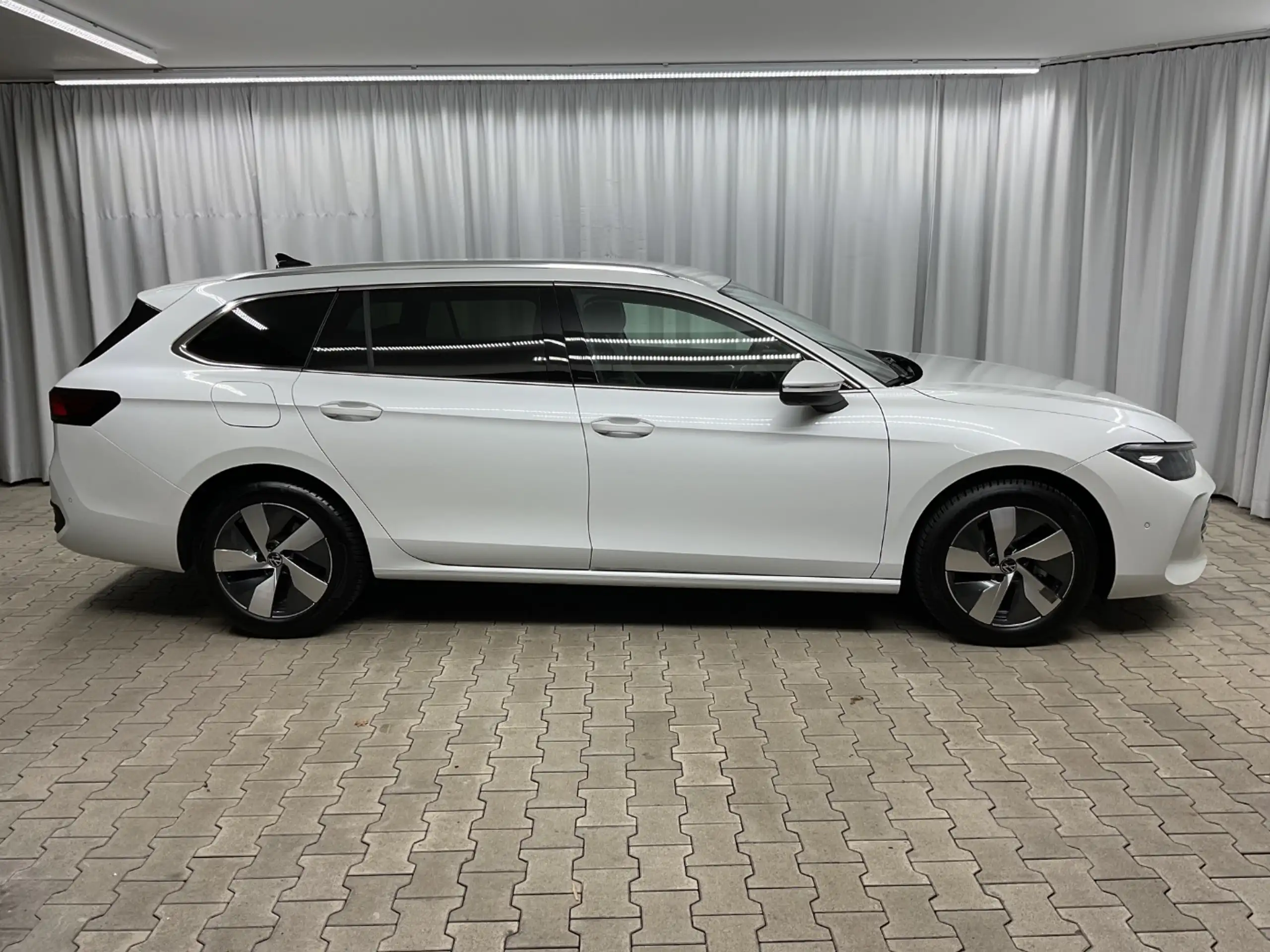 Volkswagen - Passat