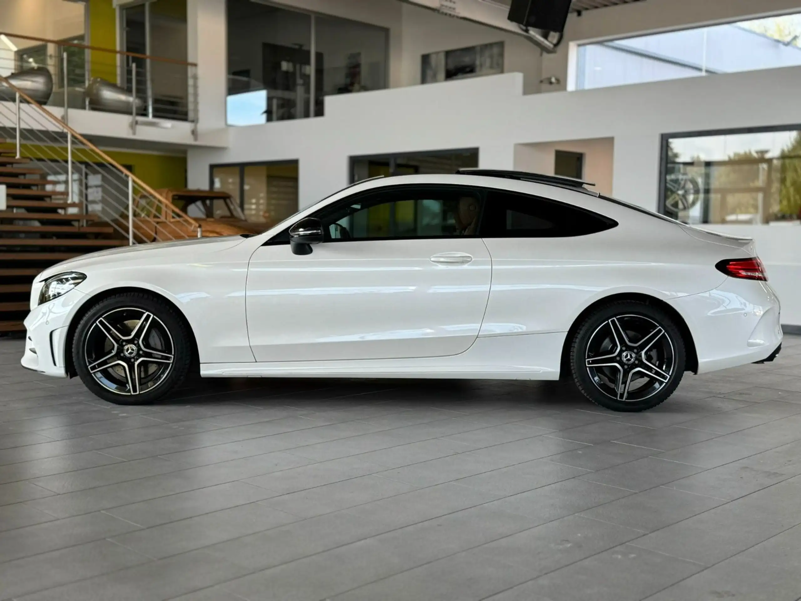 Mercedes-Benz - C 300