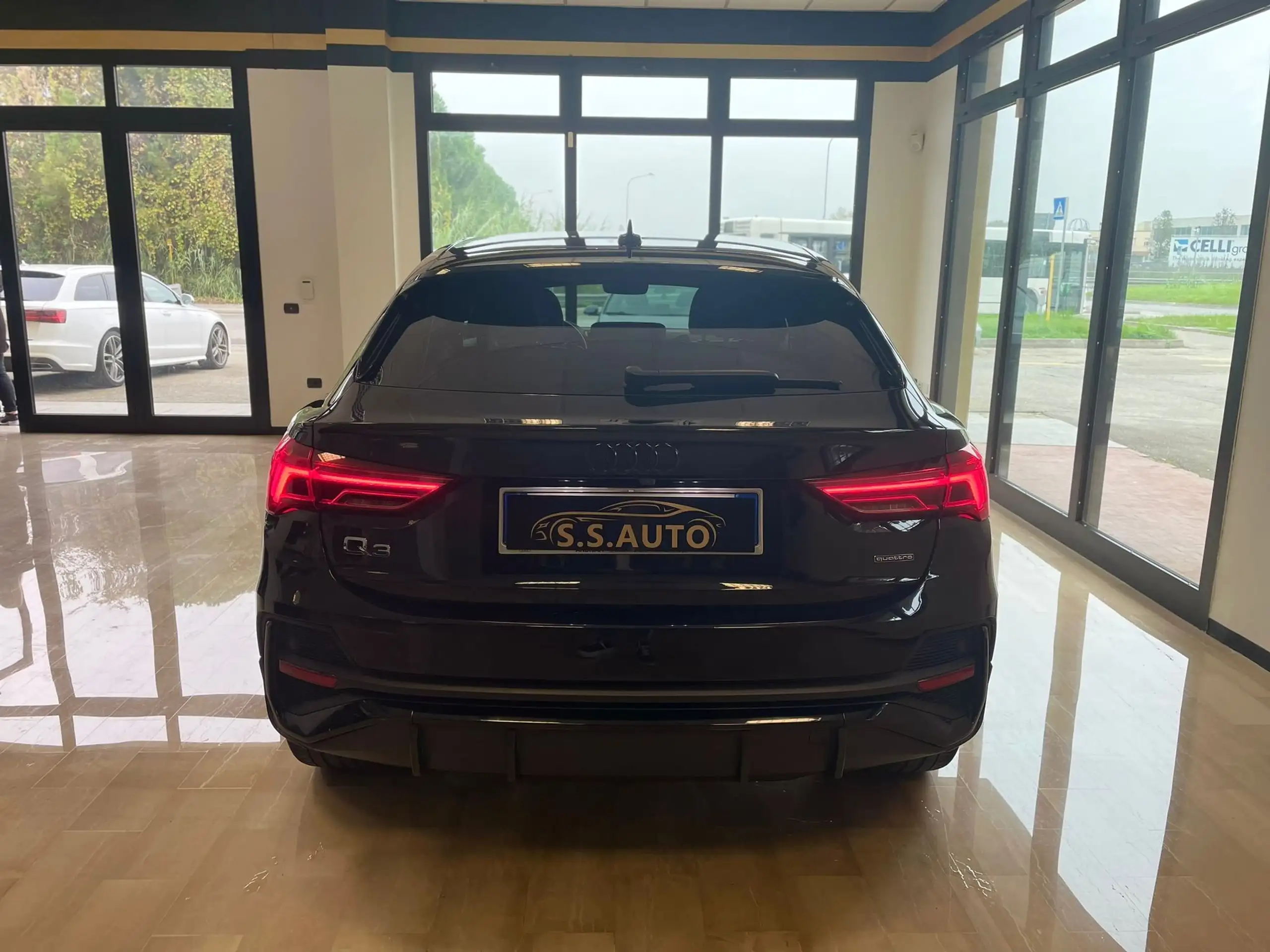 Audi - Q3