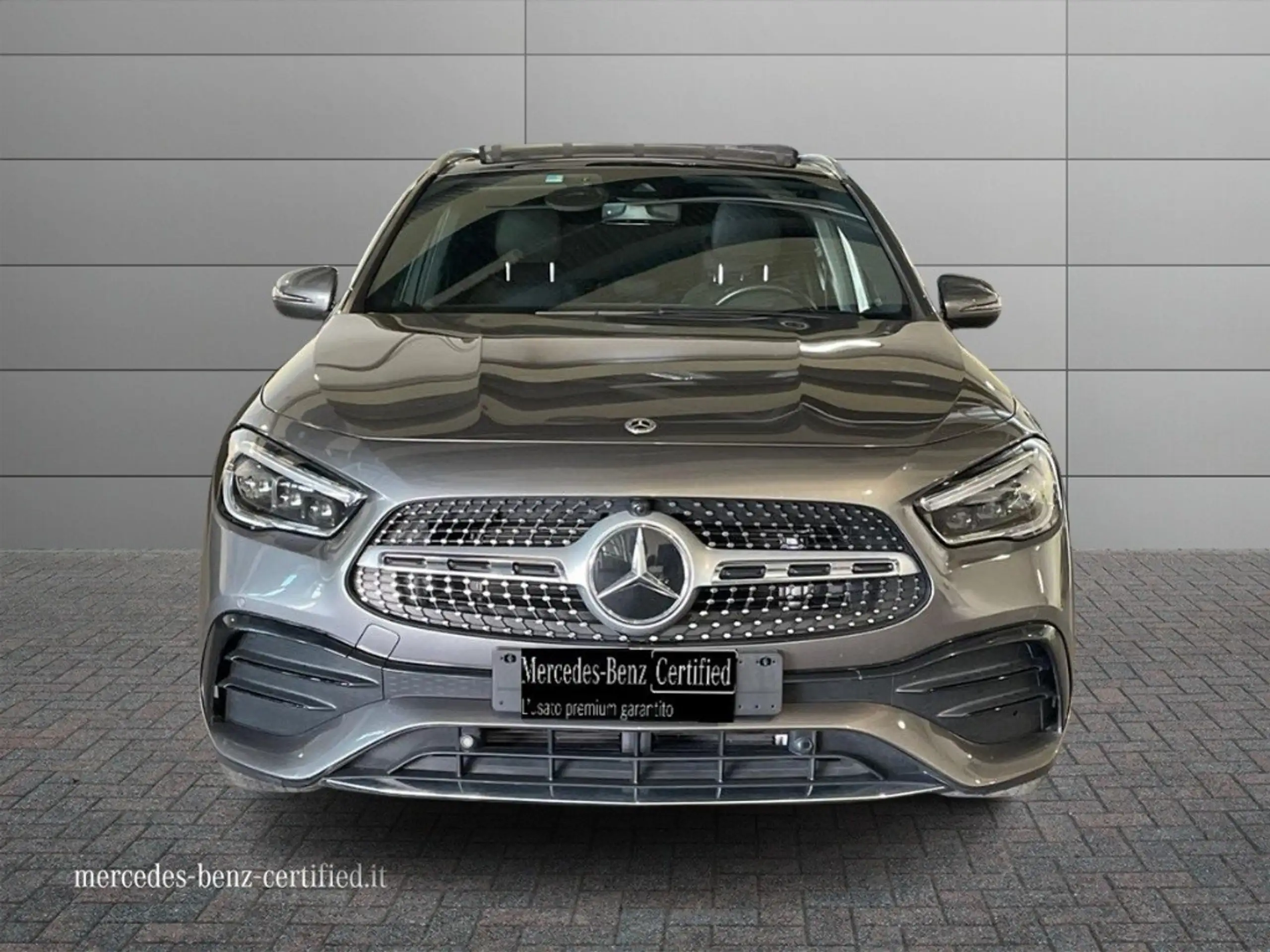 Mercedes-Benz - GLA 200