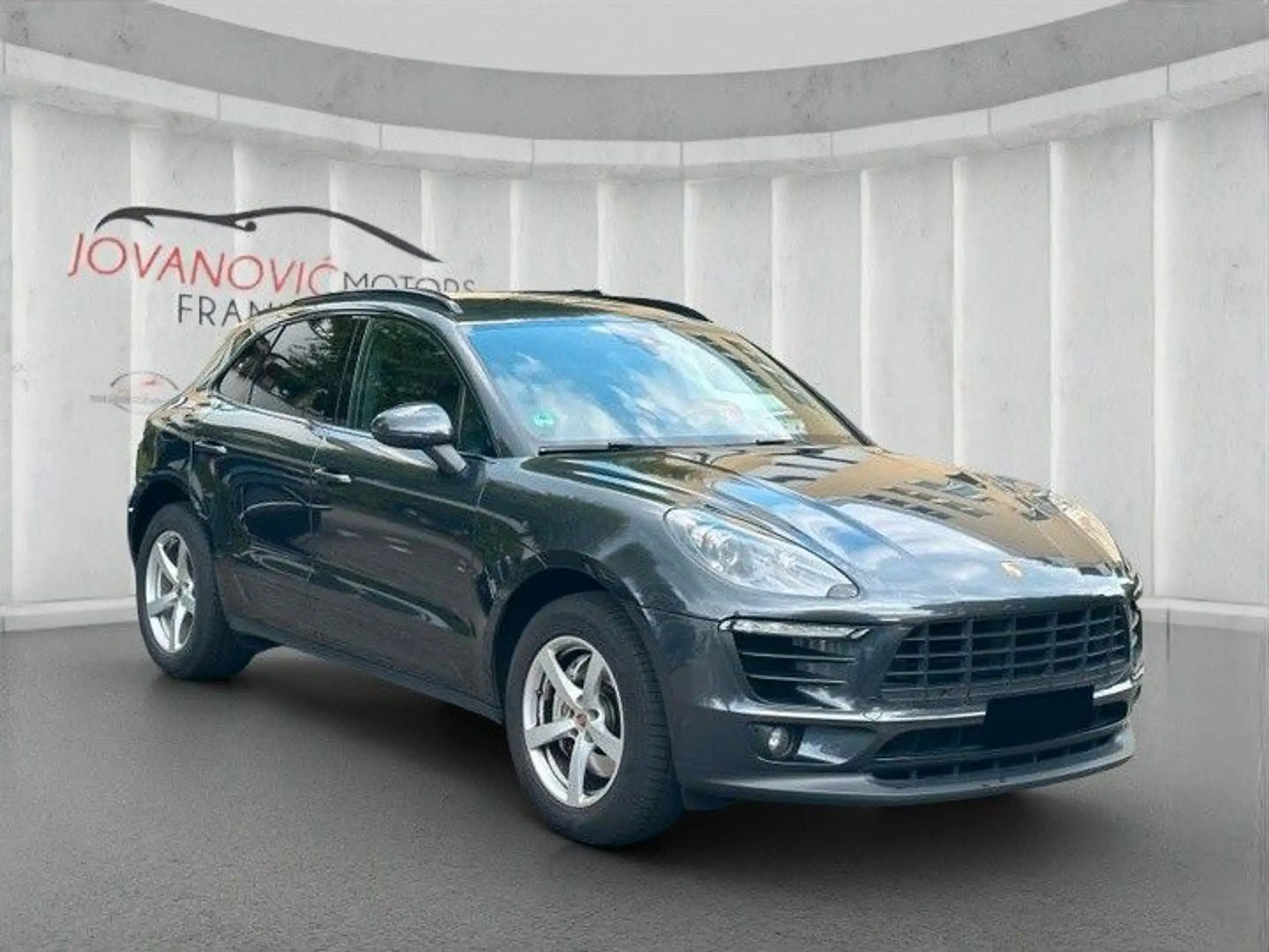 Porsche - Macan