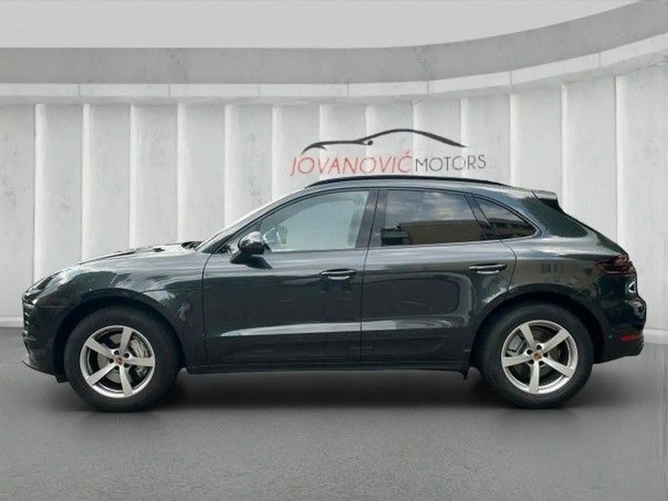 Porsche - Macan