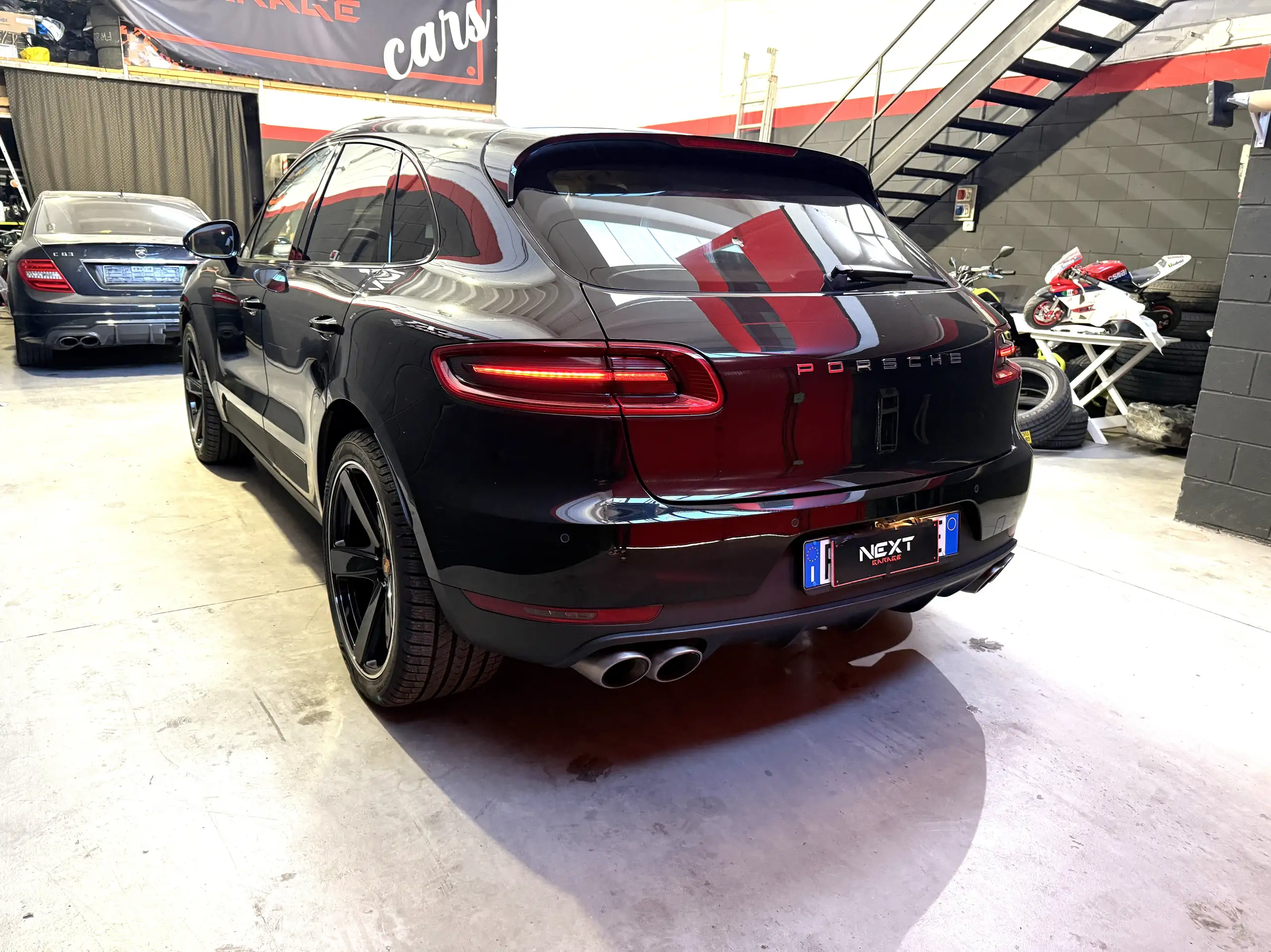 Porsche - Macan