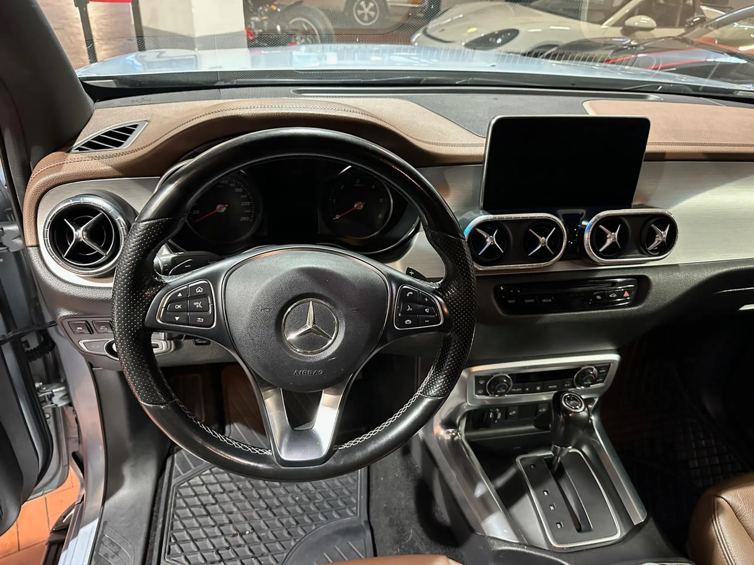 Mercedes-Benz - X 350