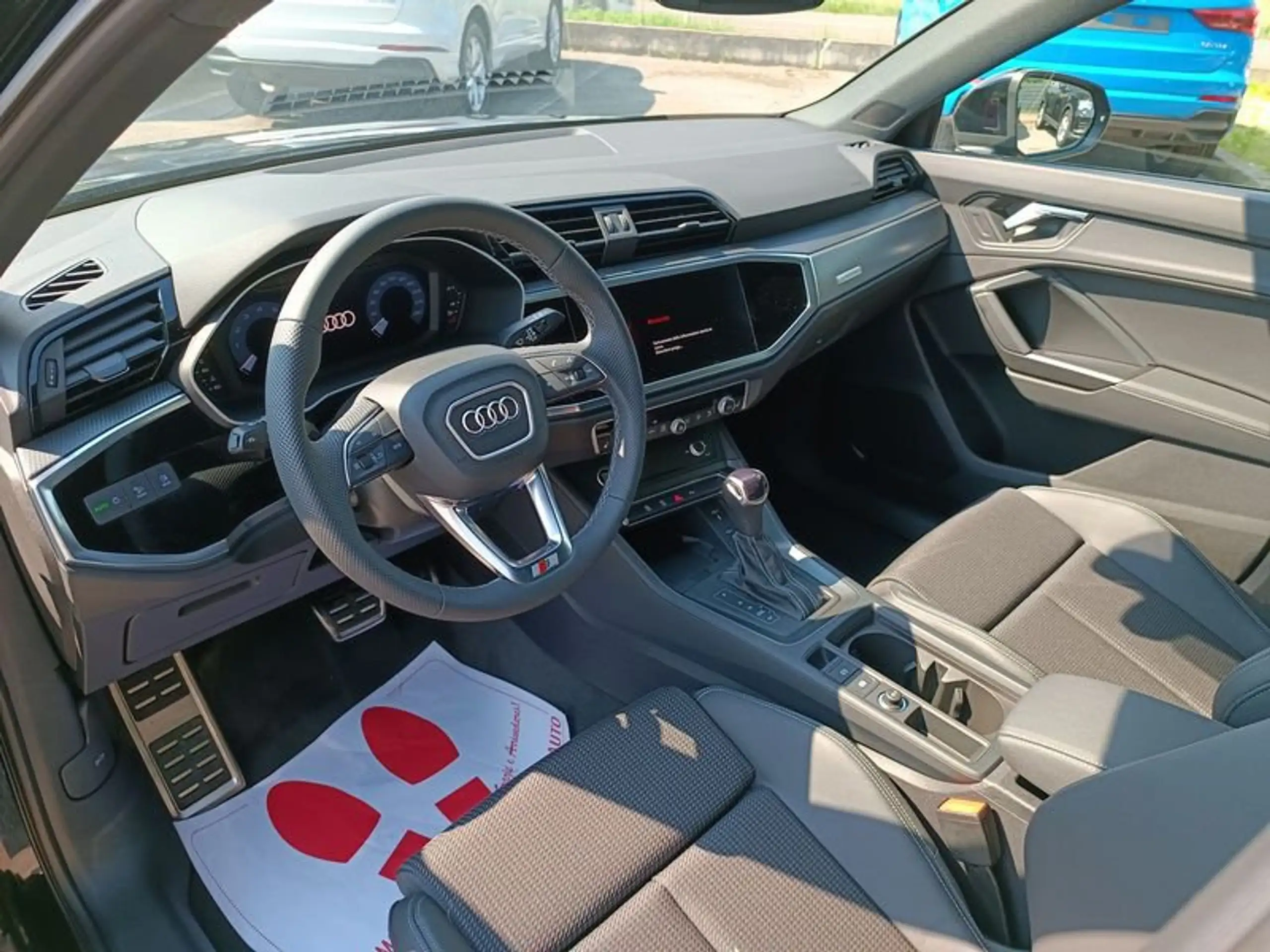 Audi - Q3