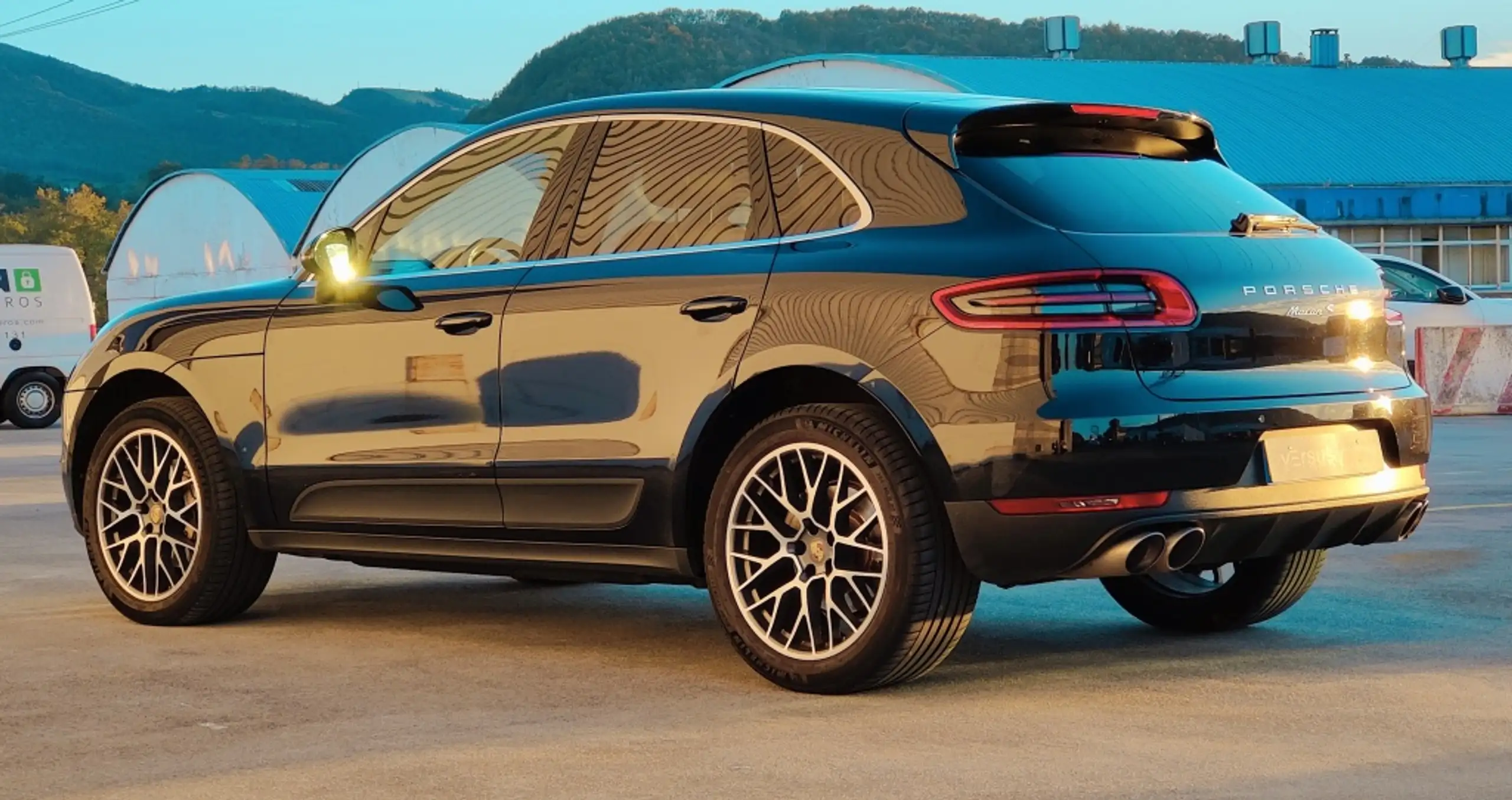 Porsche - Macan