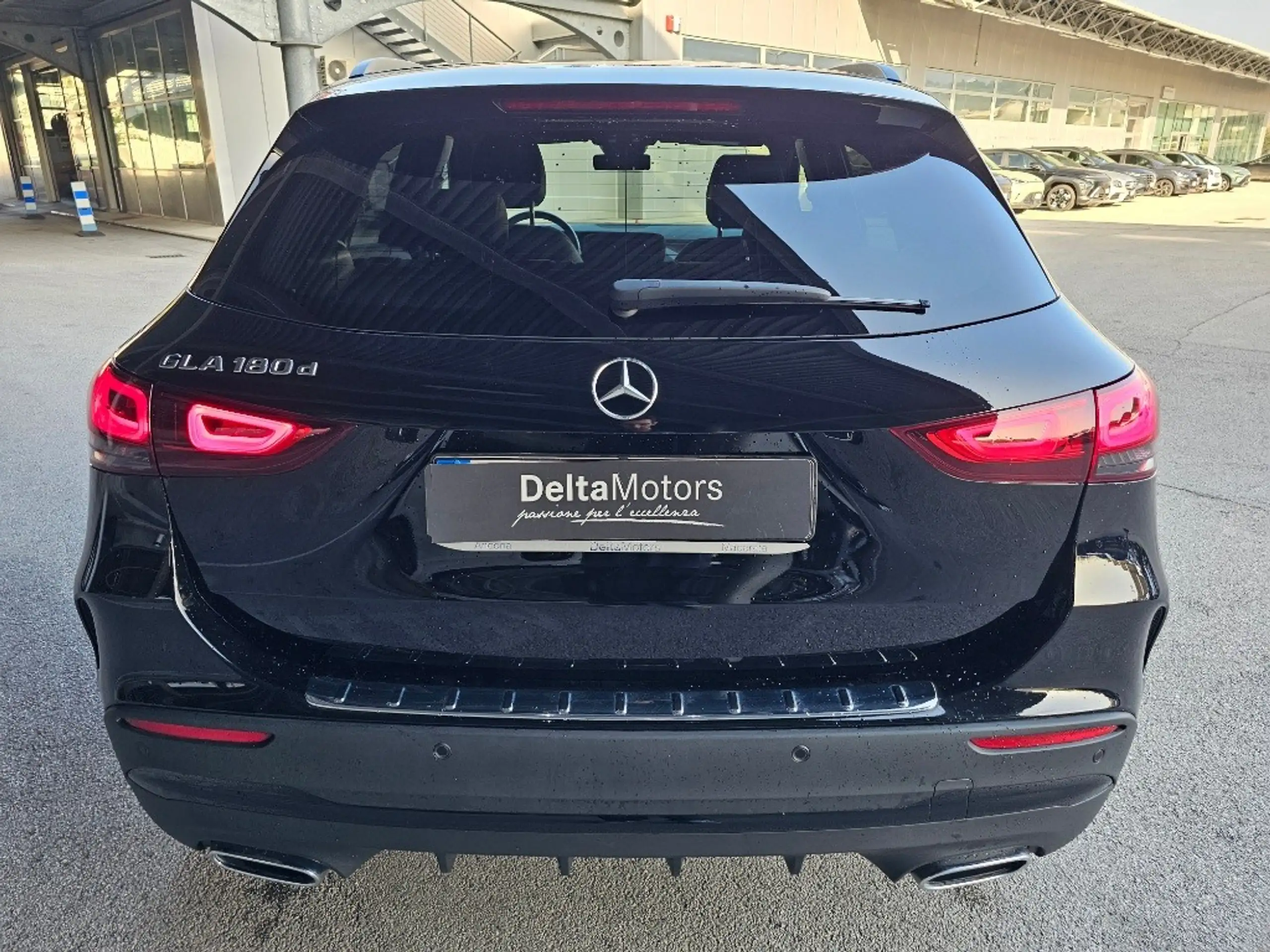 Mercedes-Benz - GLA 180