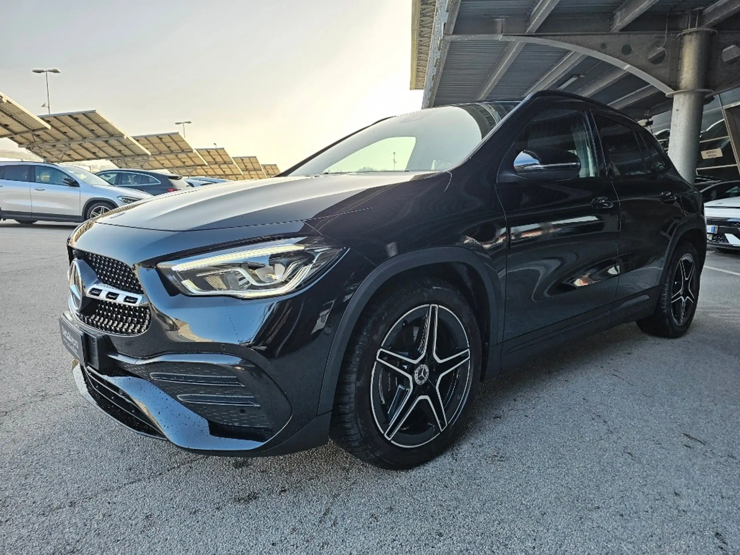 Mercedes-Benz - GLA 180