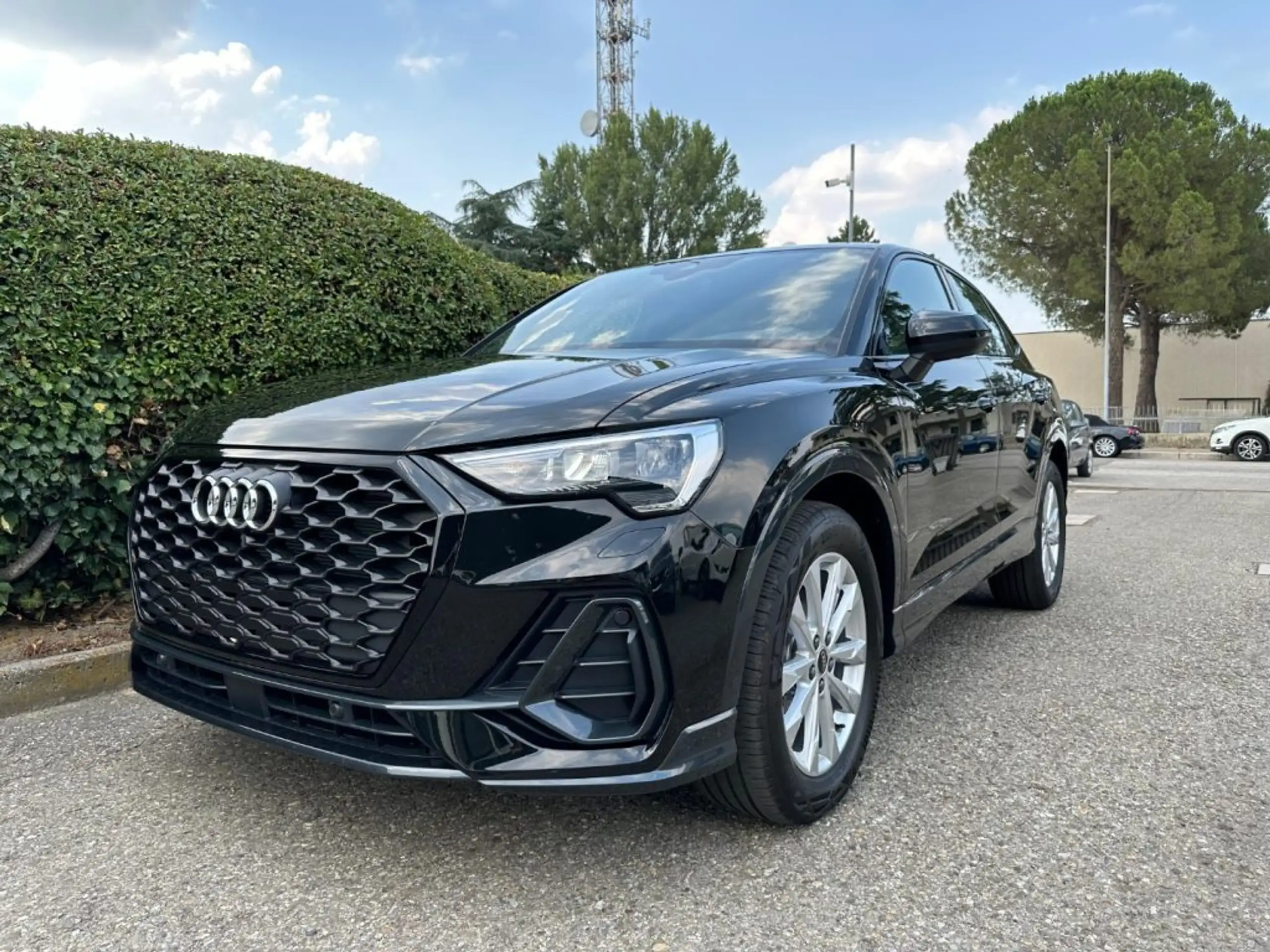 Audi - Q3