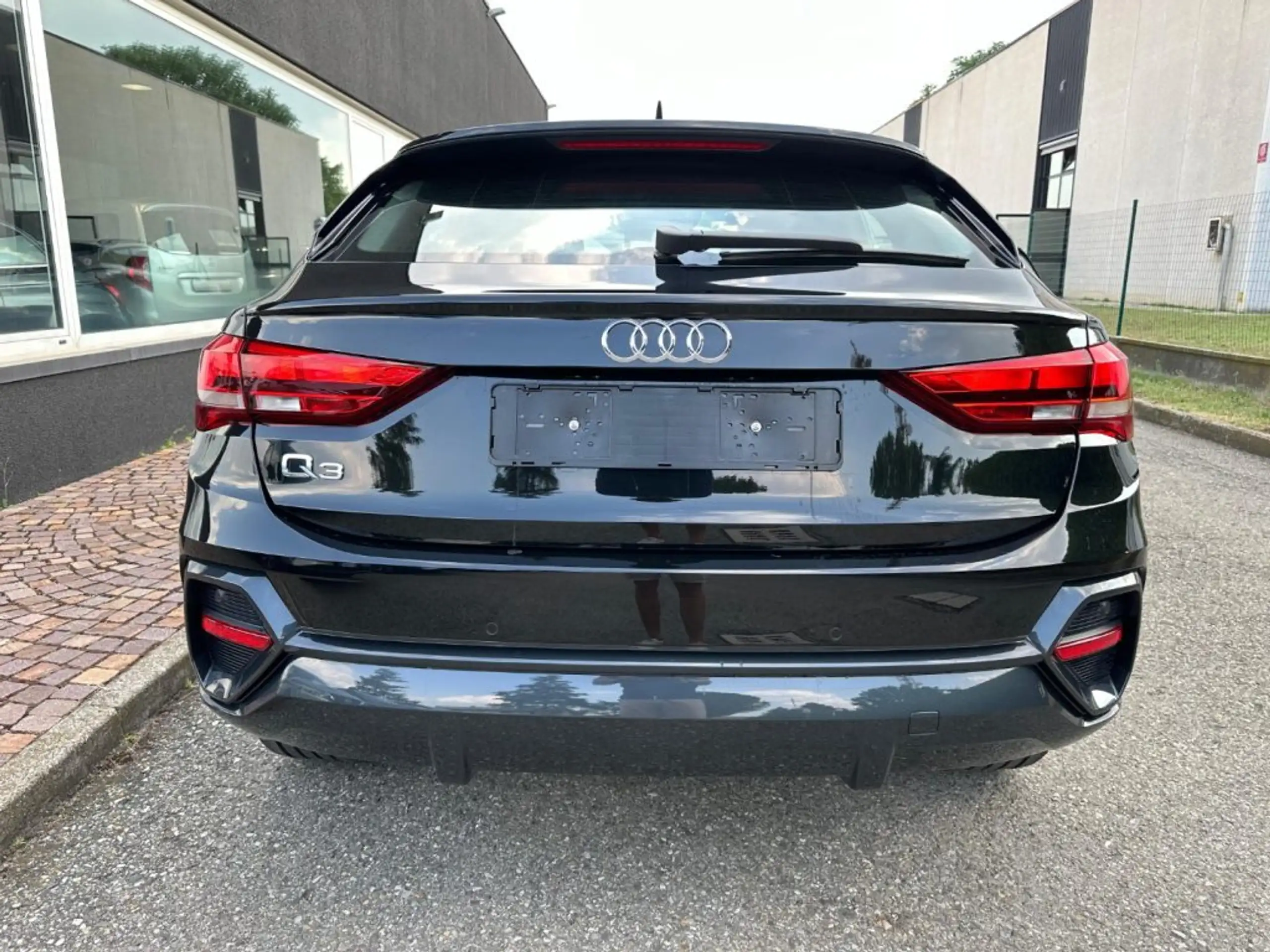 Audi - Q3