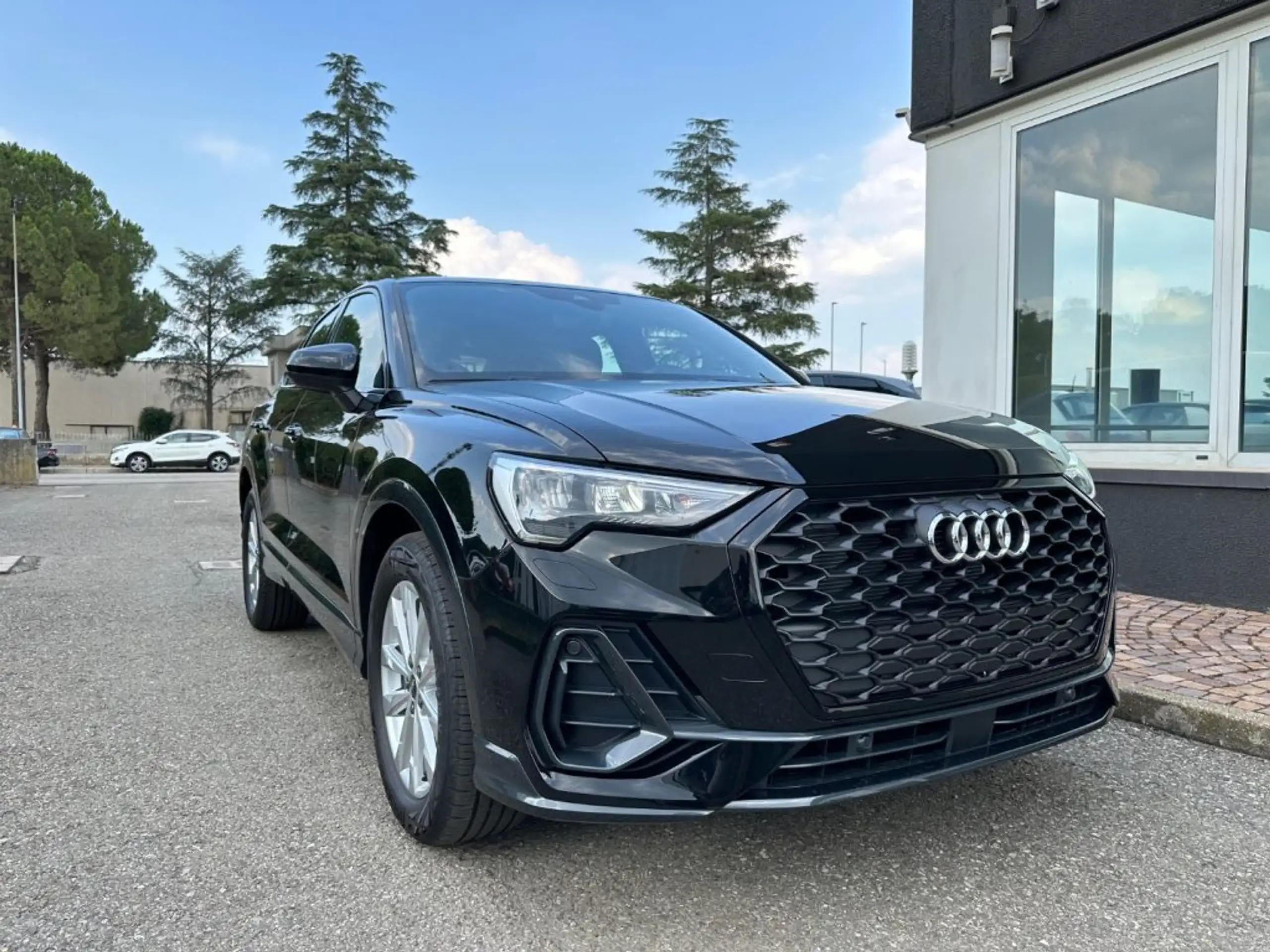 Audi - Q3