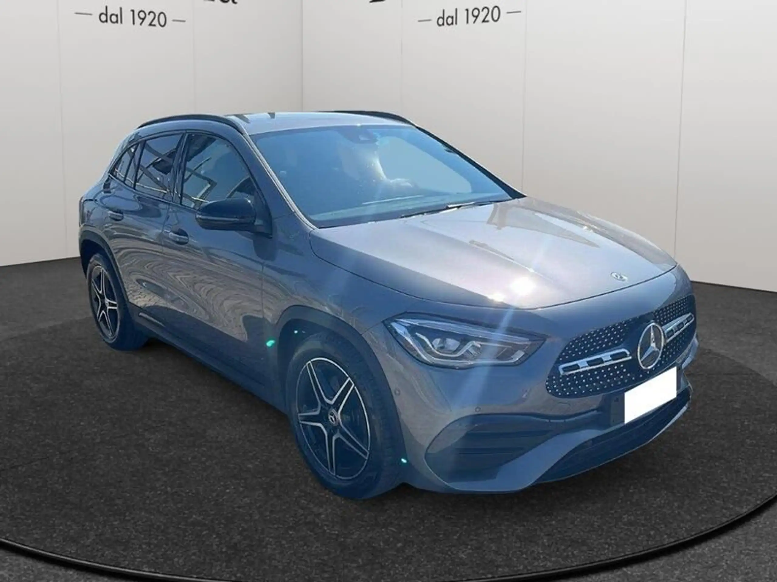 Mercedes-Benz - GLA 200