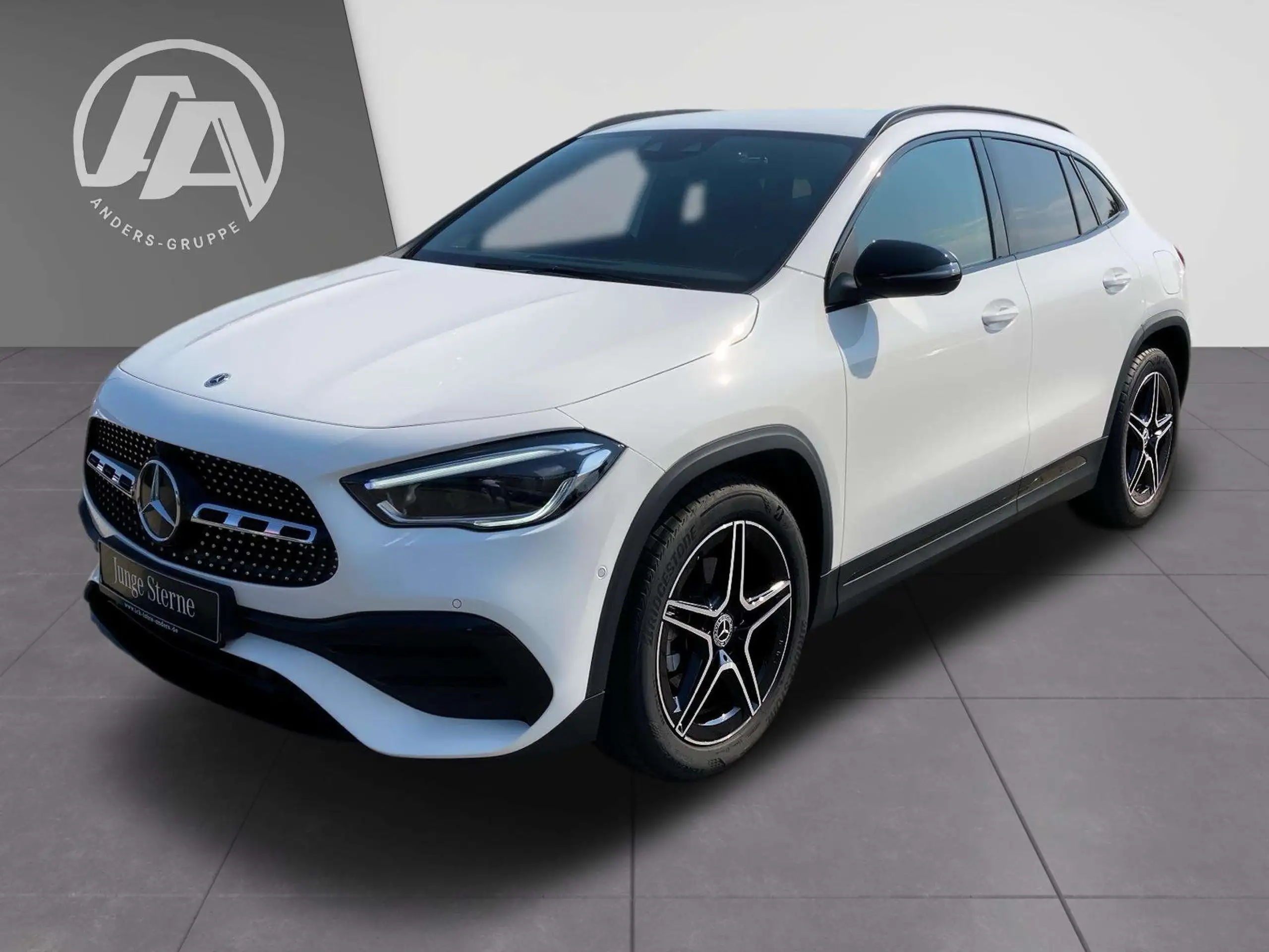 Mercedes-Benz - GLA 200