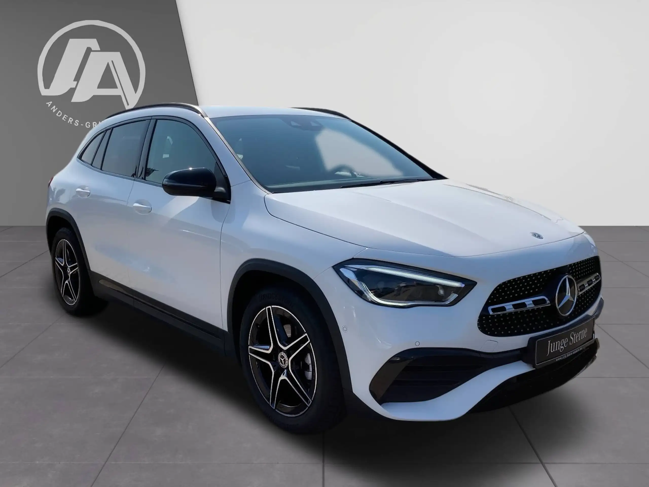 Mercedes-Benz - GLA 200