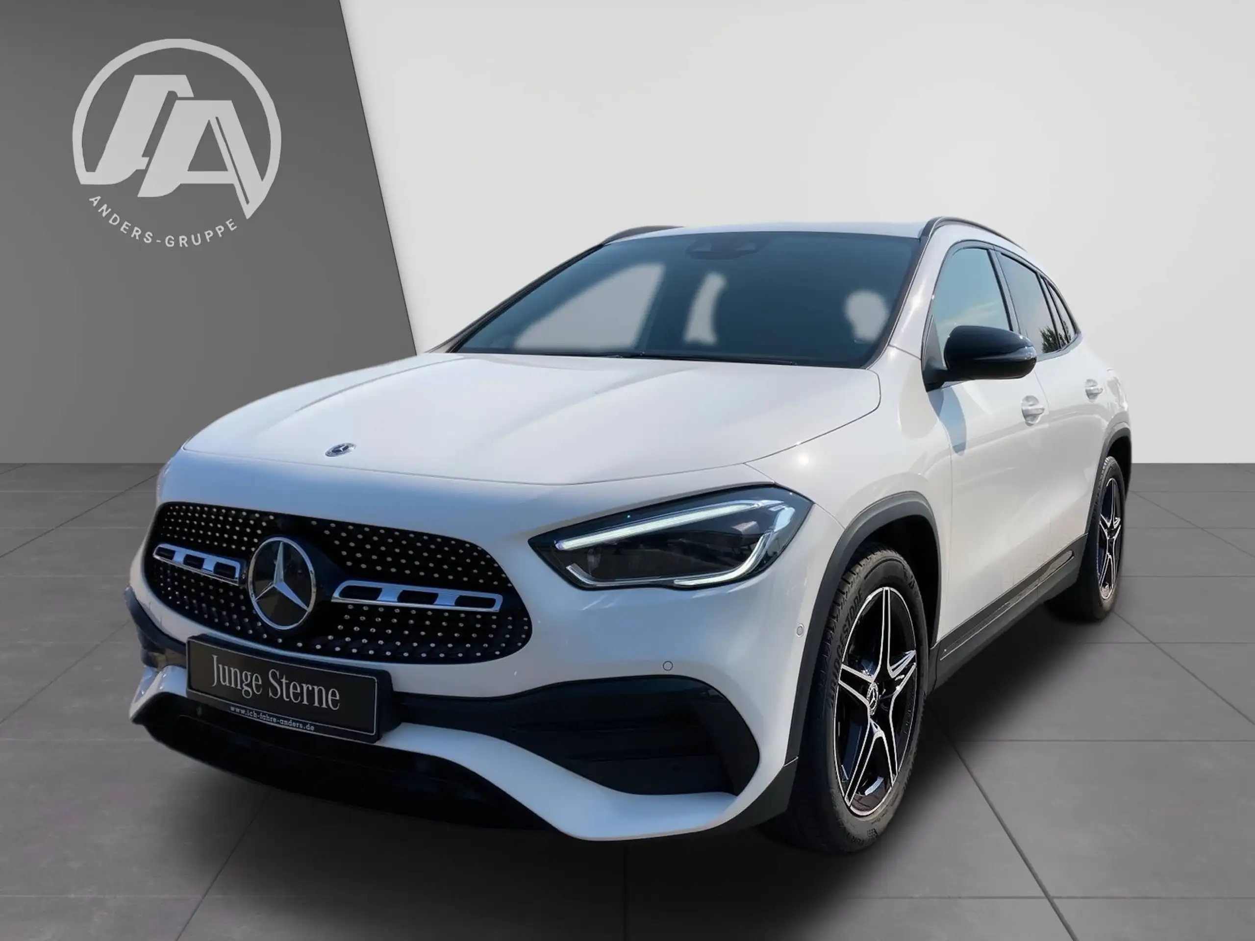 Mercedes-Benz - GLA 200