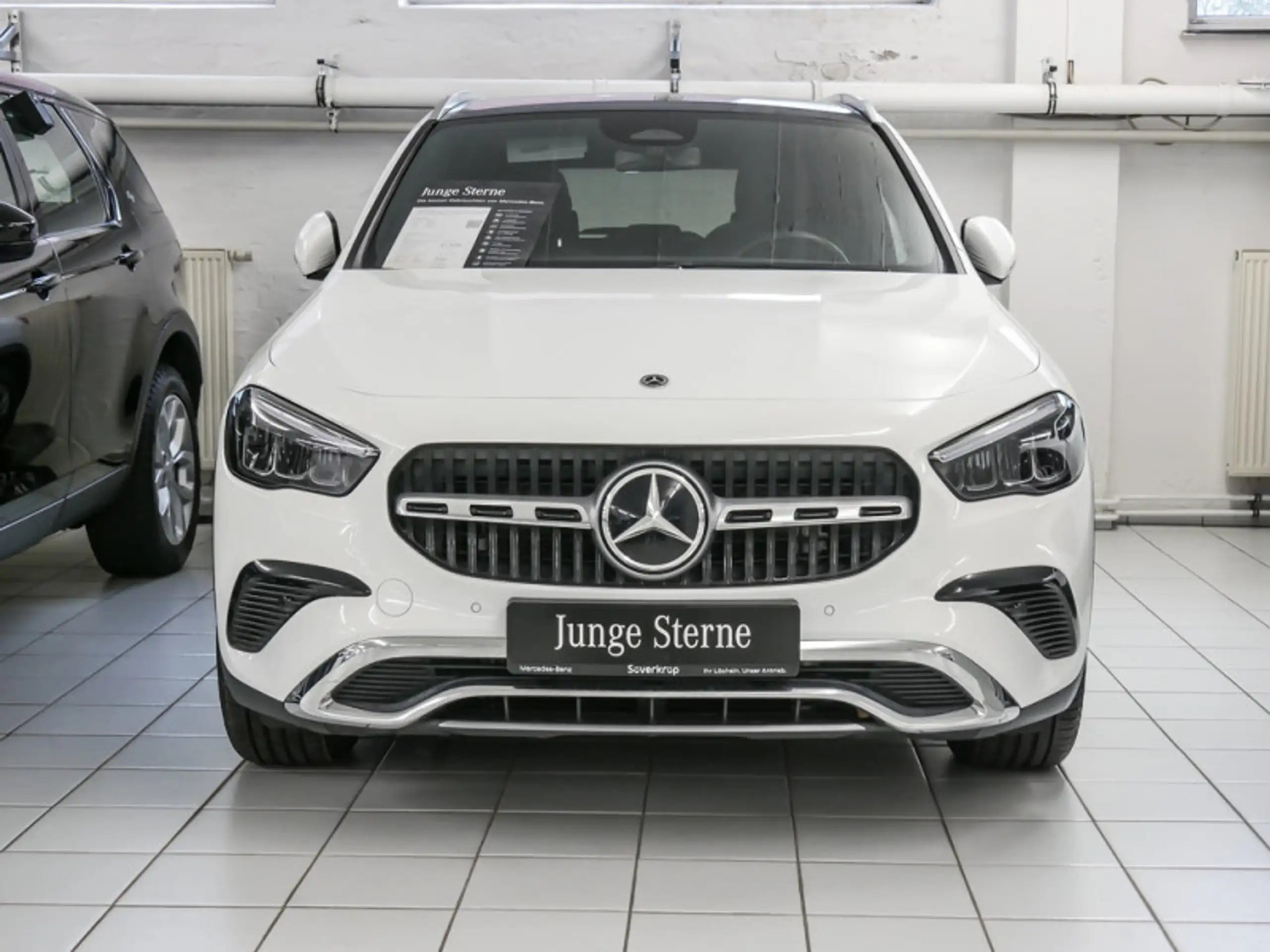 Mercedes-Benz - GLA 200