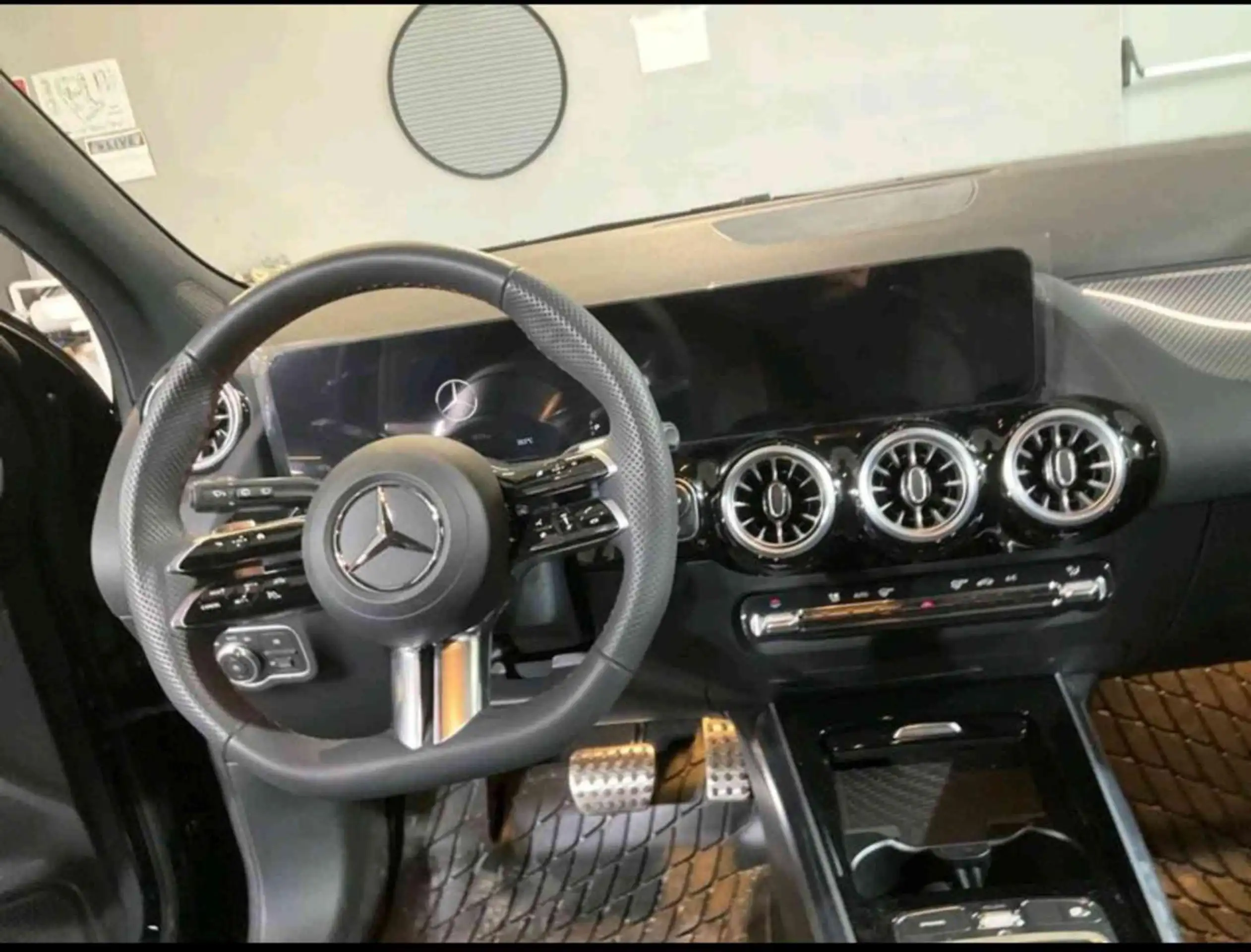 Mercedes-Benz - GLA 180