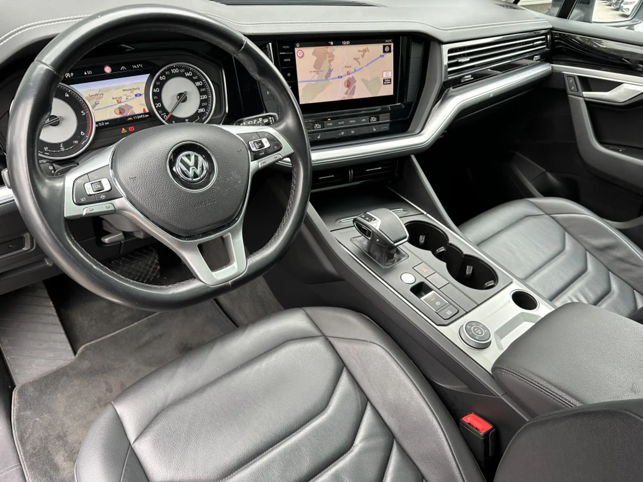 Volkswagen - Touareg