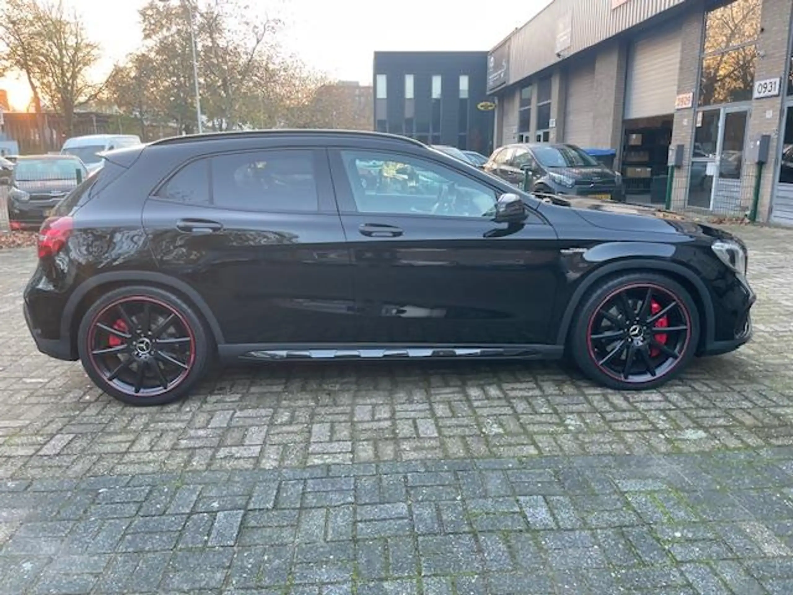 Mercedes-Benz - GLA 45 AMG