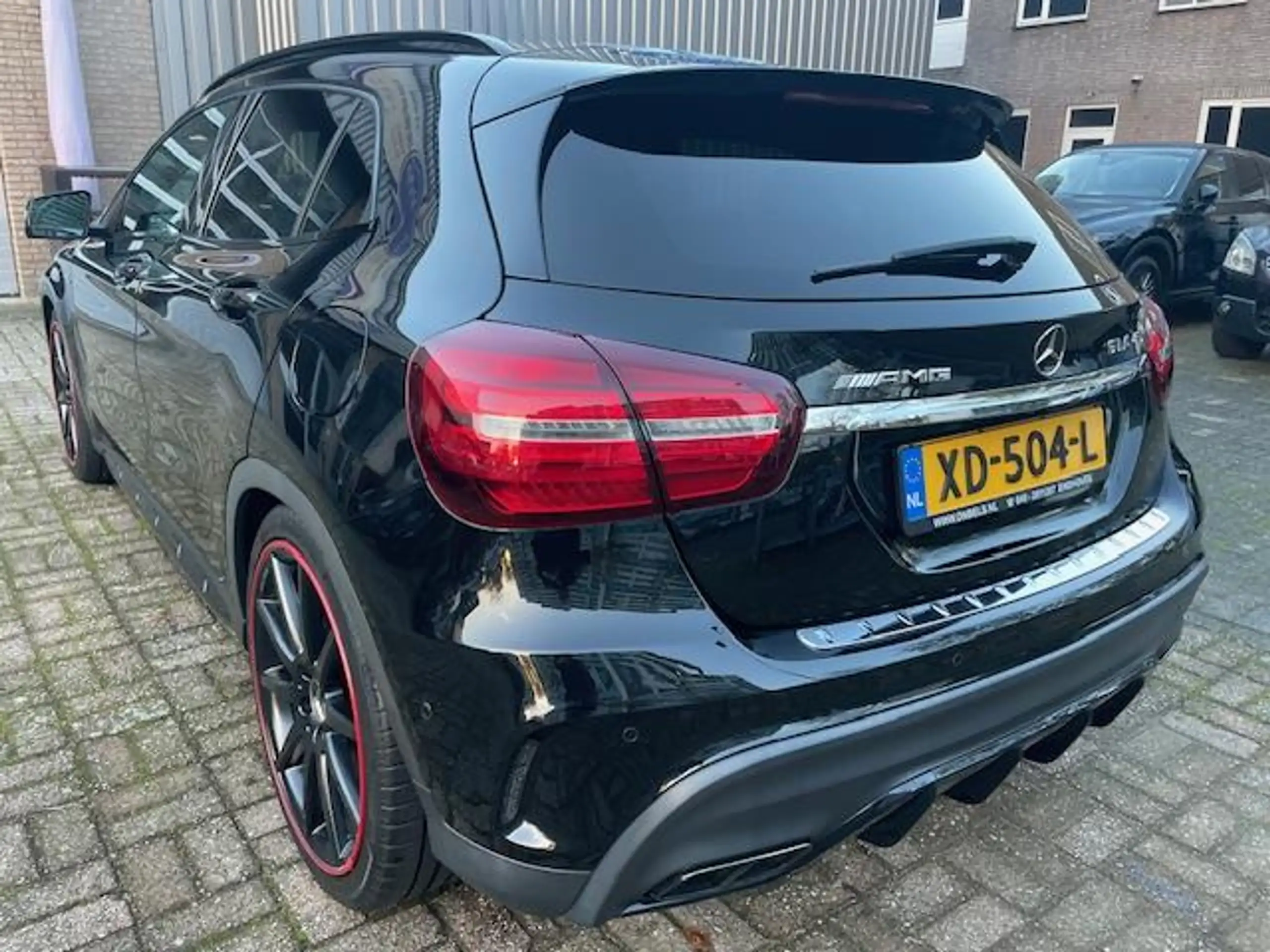 Mercedes-Benz - GLA 45 AMG