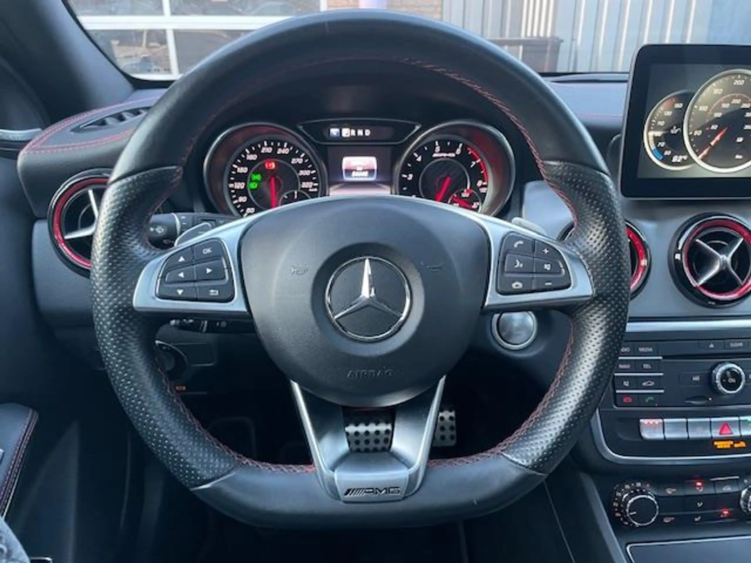 Mercedes-Benz - GLA 45 AMG