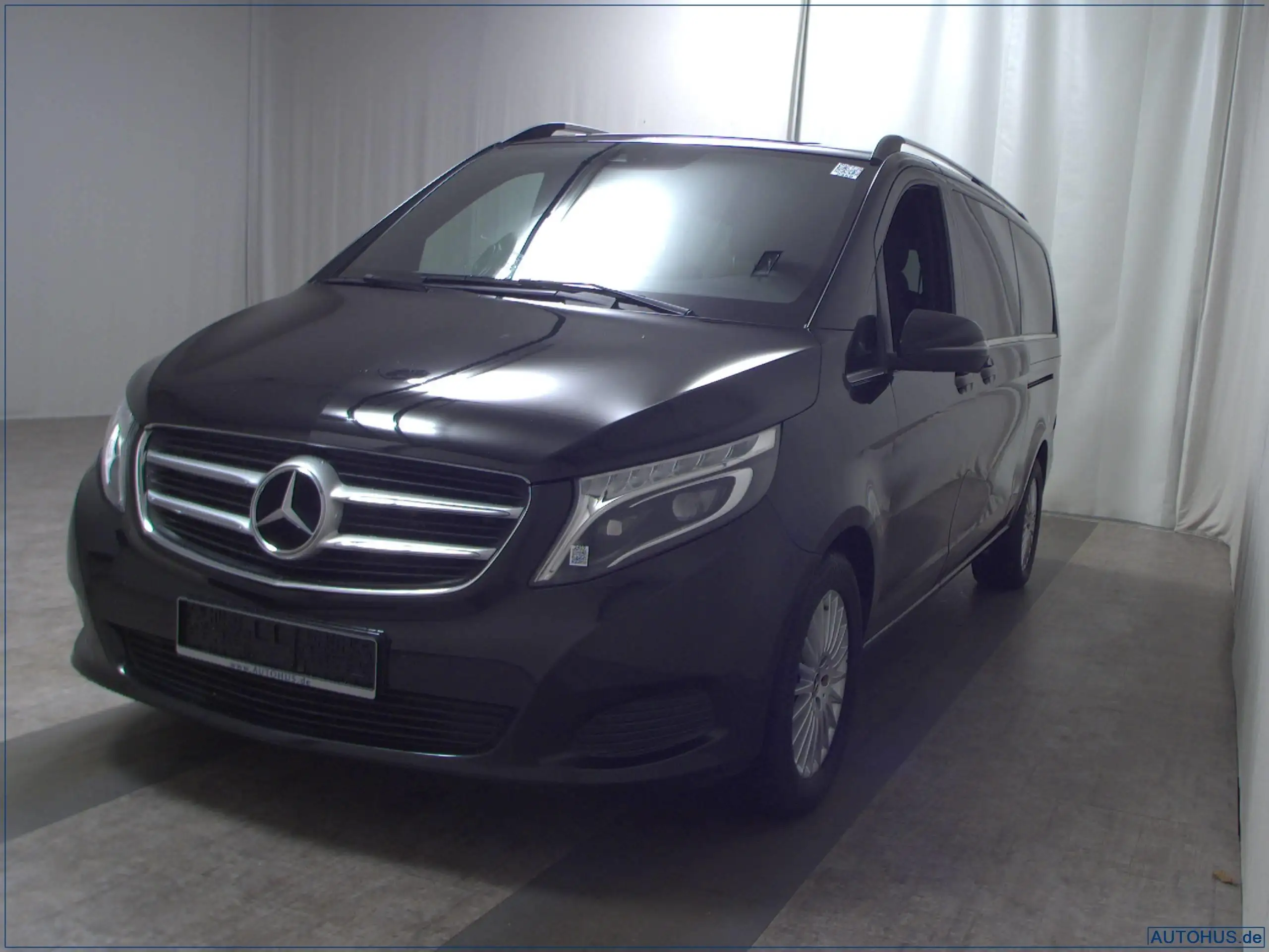 Mercedes-Benz - V 250