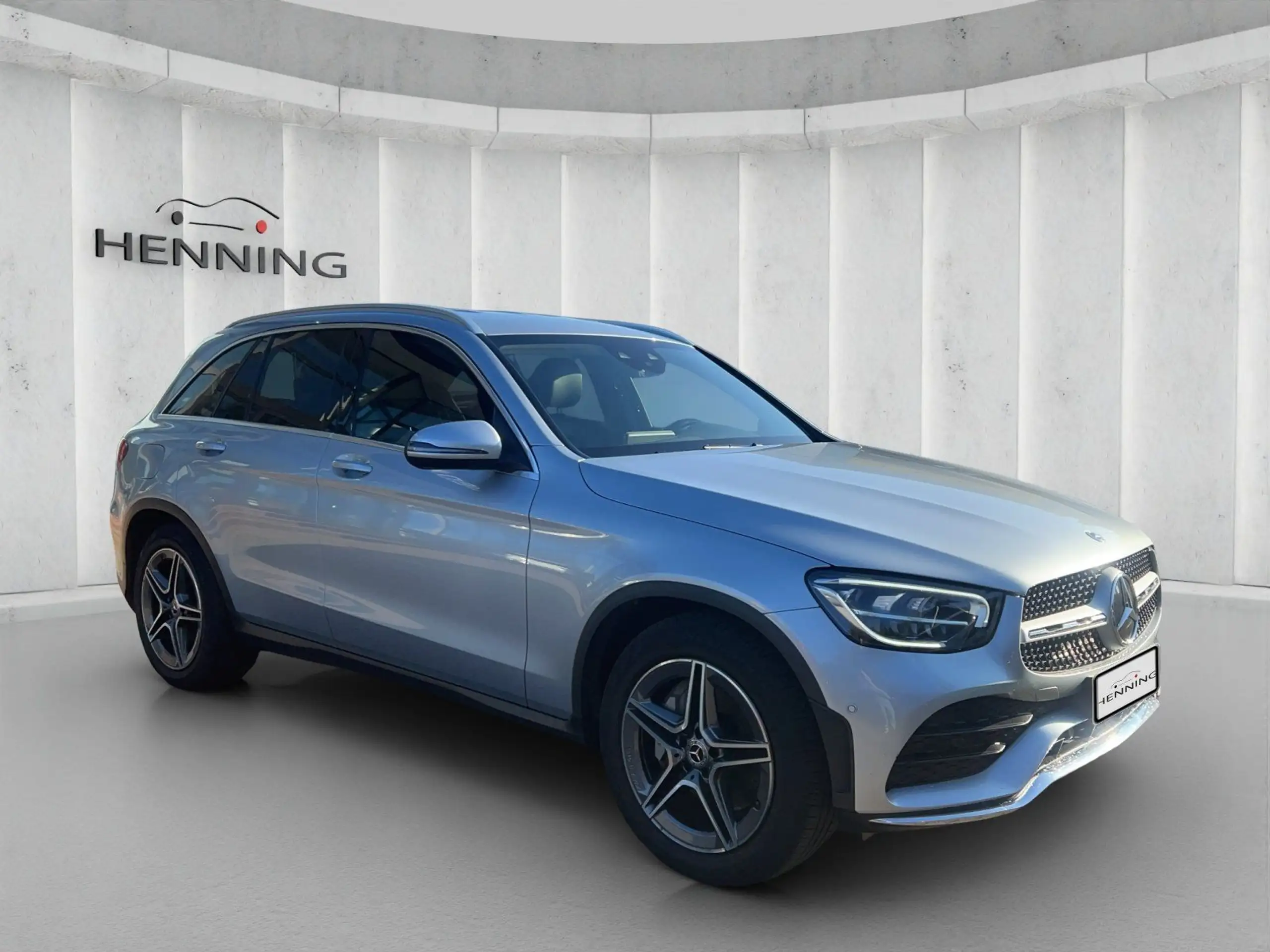 Mercedes-Benz - GLC 220