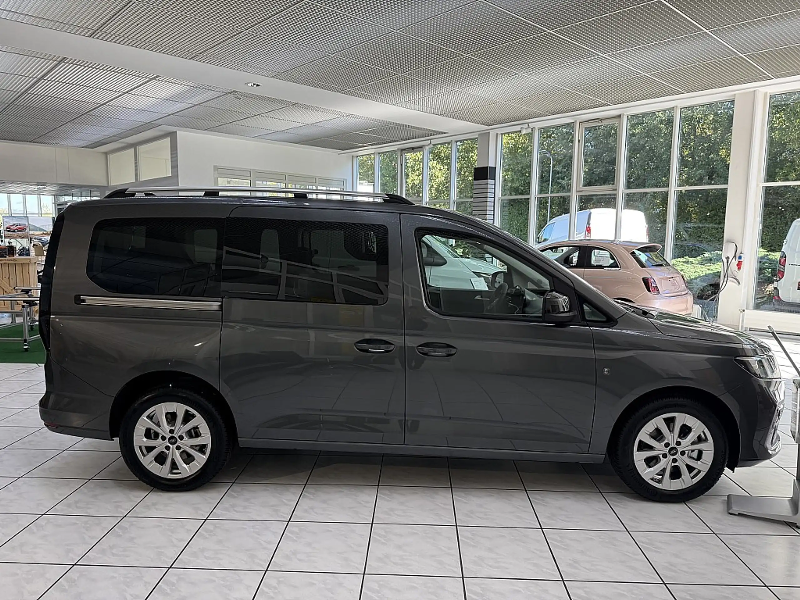 Ford - Grand Tourneo