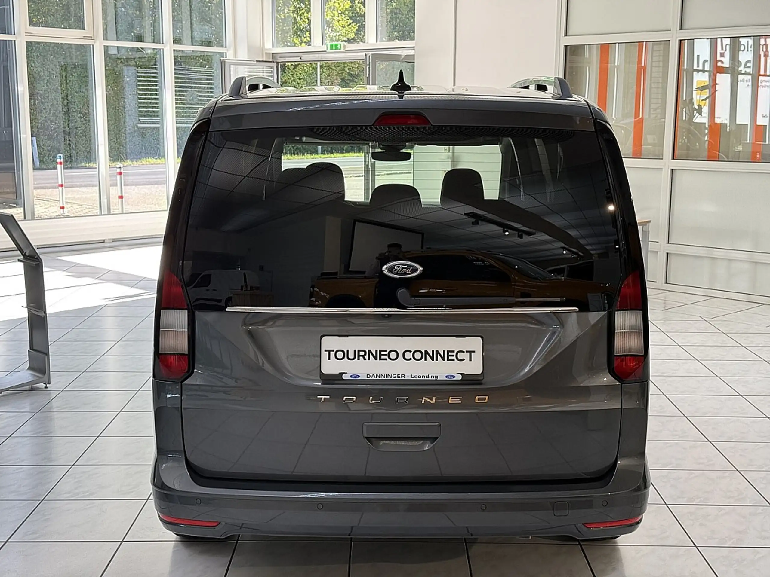 Ford - Grand Tourneo