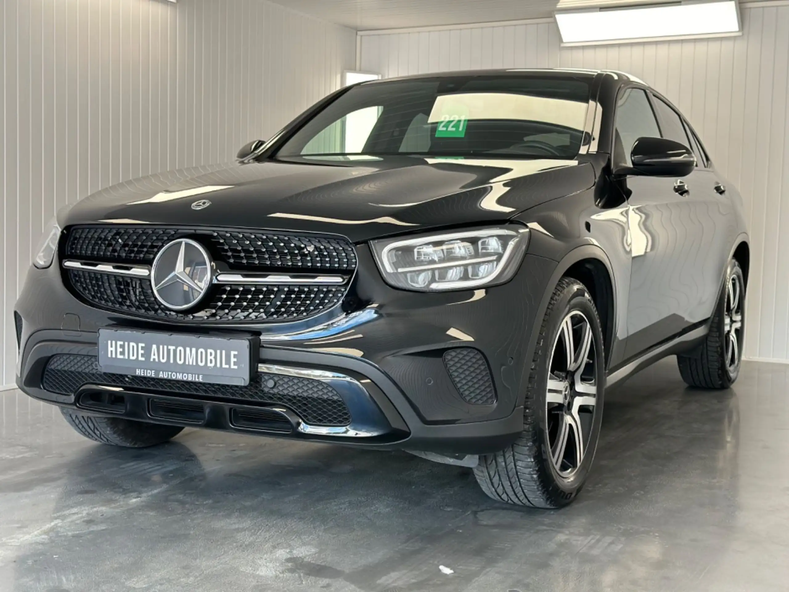 Mercedes-Benz - GLC 200