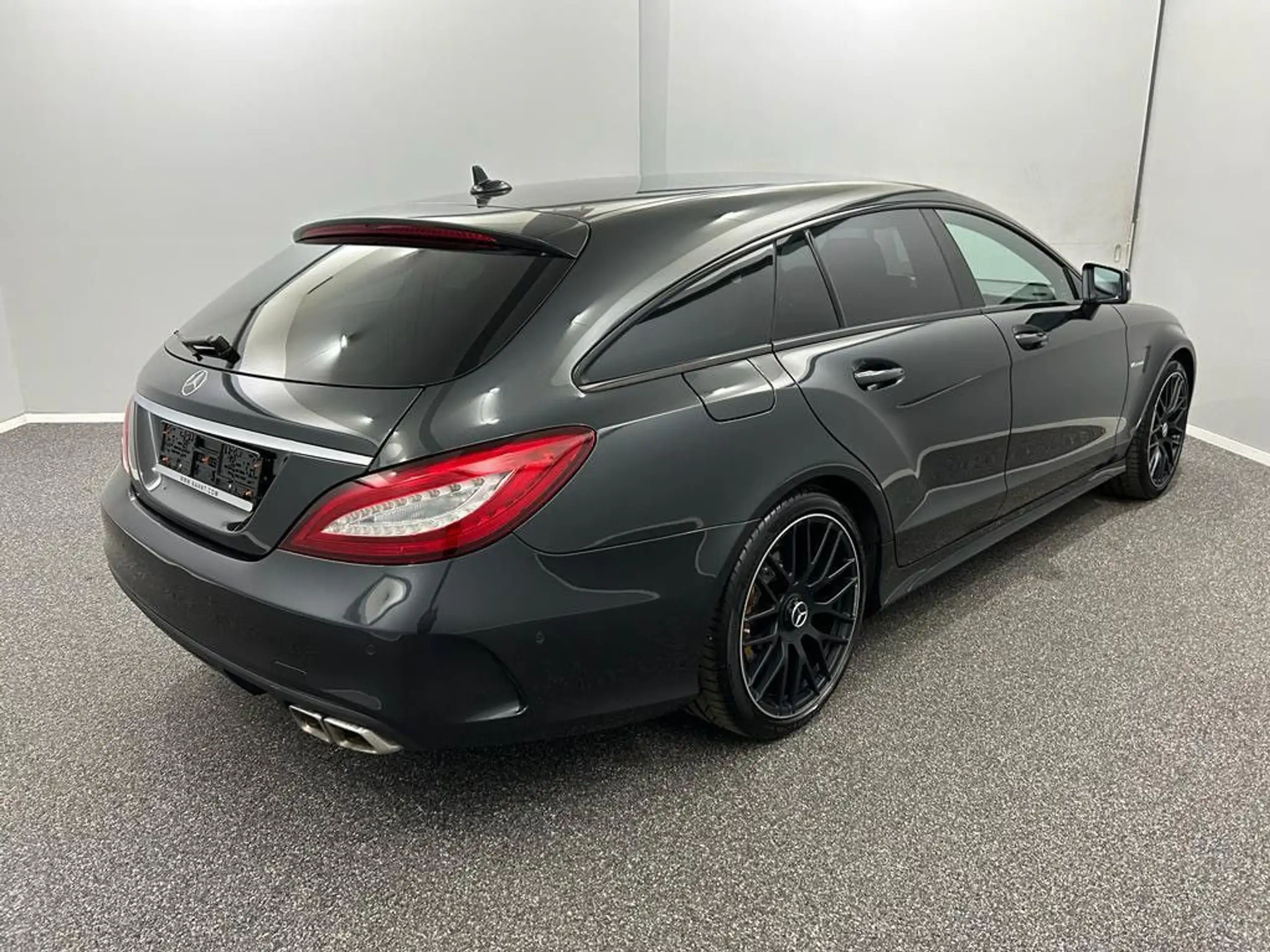 Mercedes-Benz - CLS 63 AMG