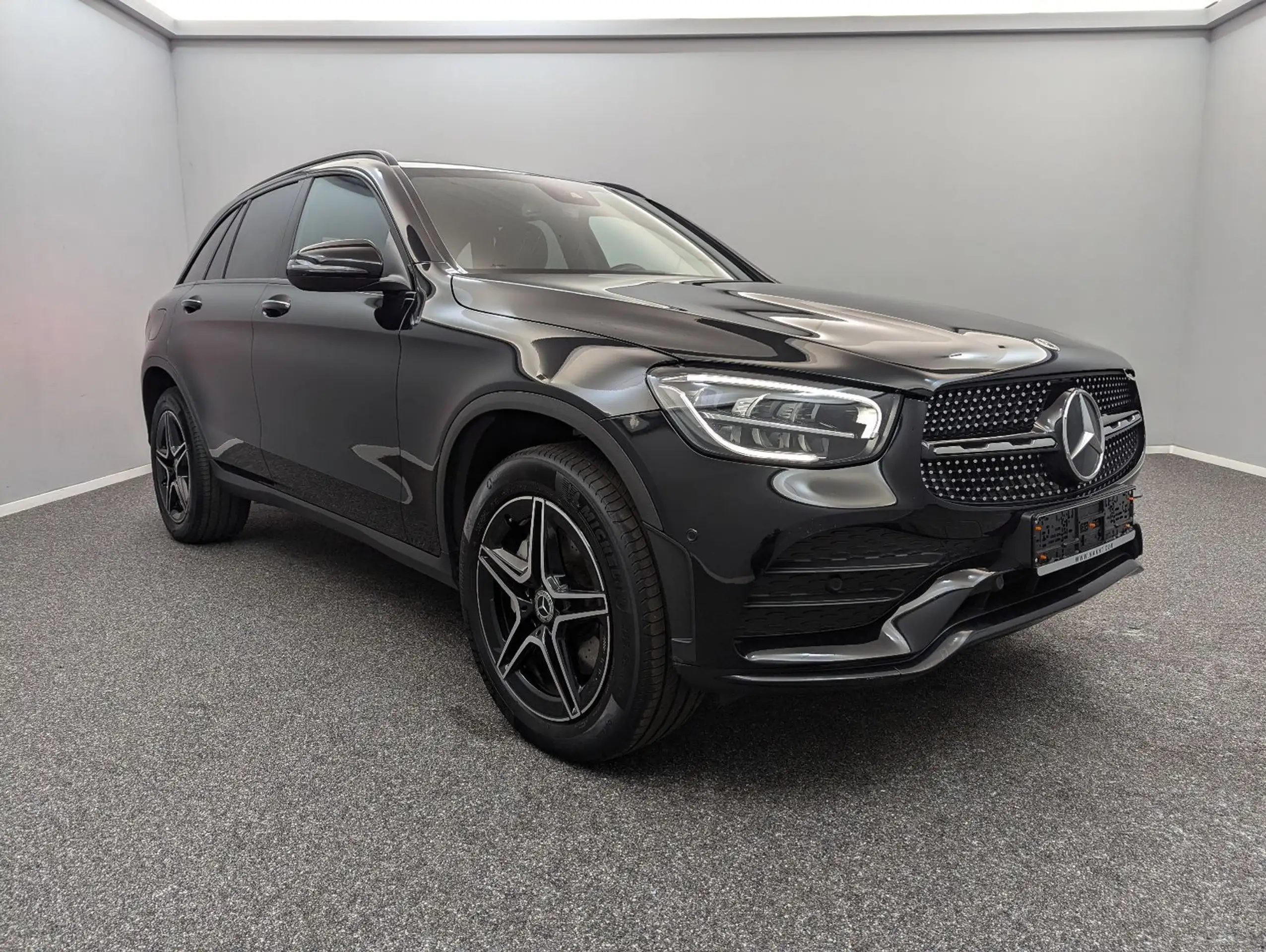 Mercedes-Benz - GLC 300