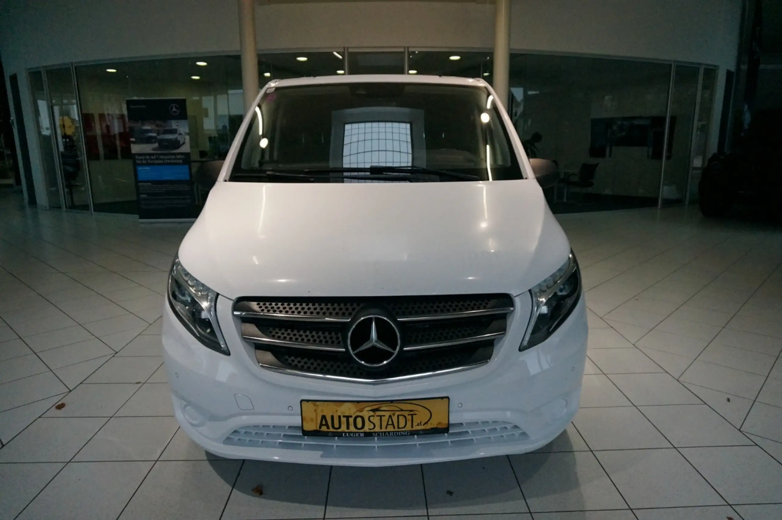 Mercedes-Benz - Vito