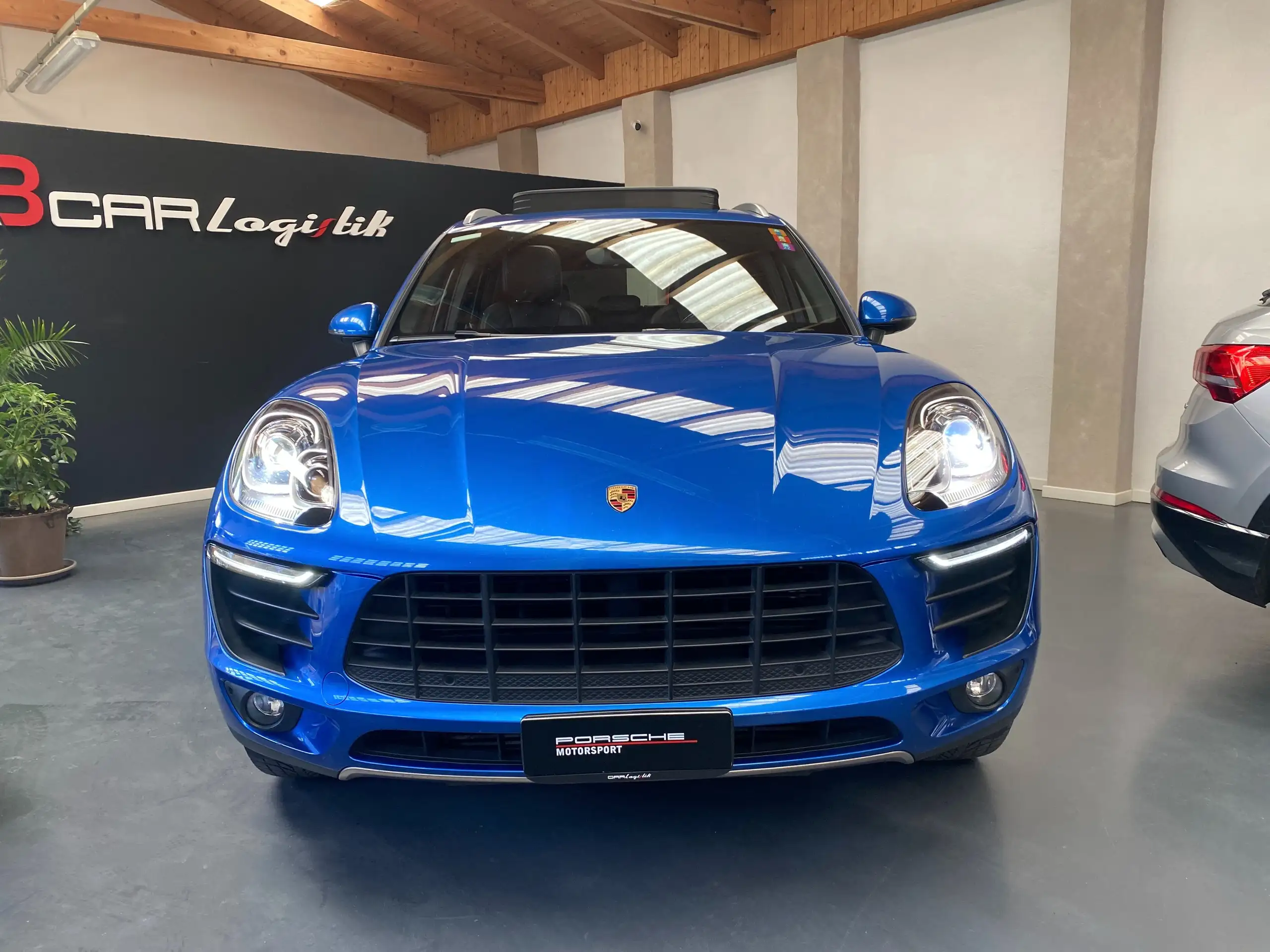 Porsche - Macan