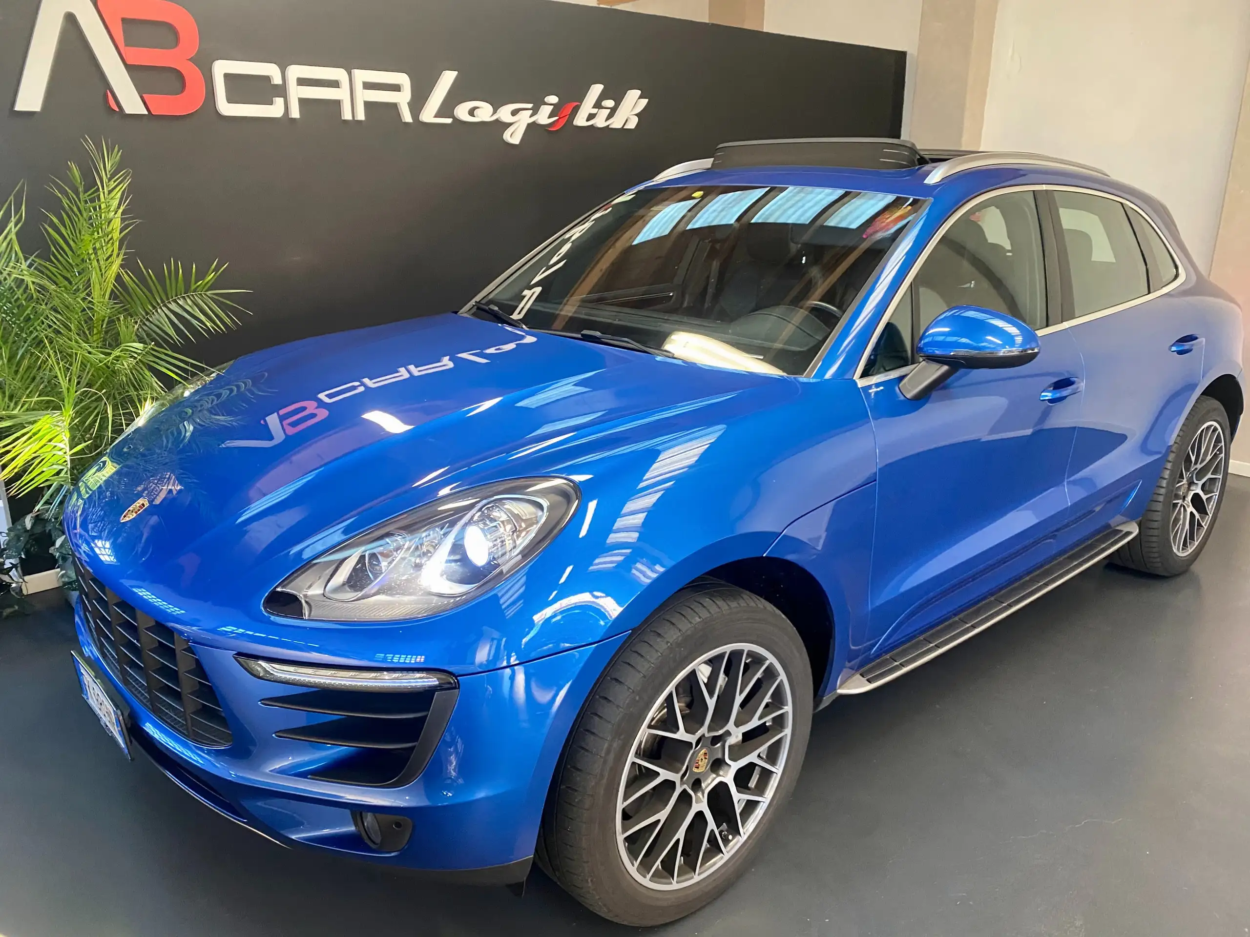 Porsche - Macan