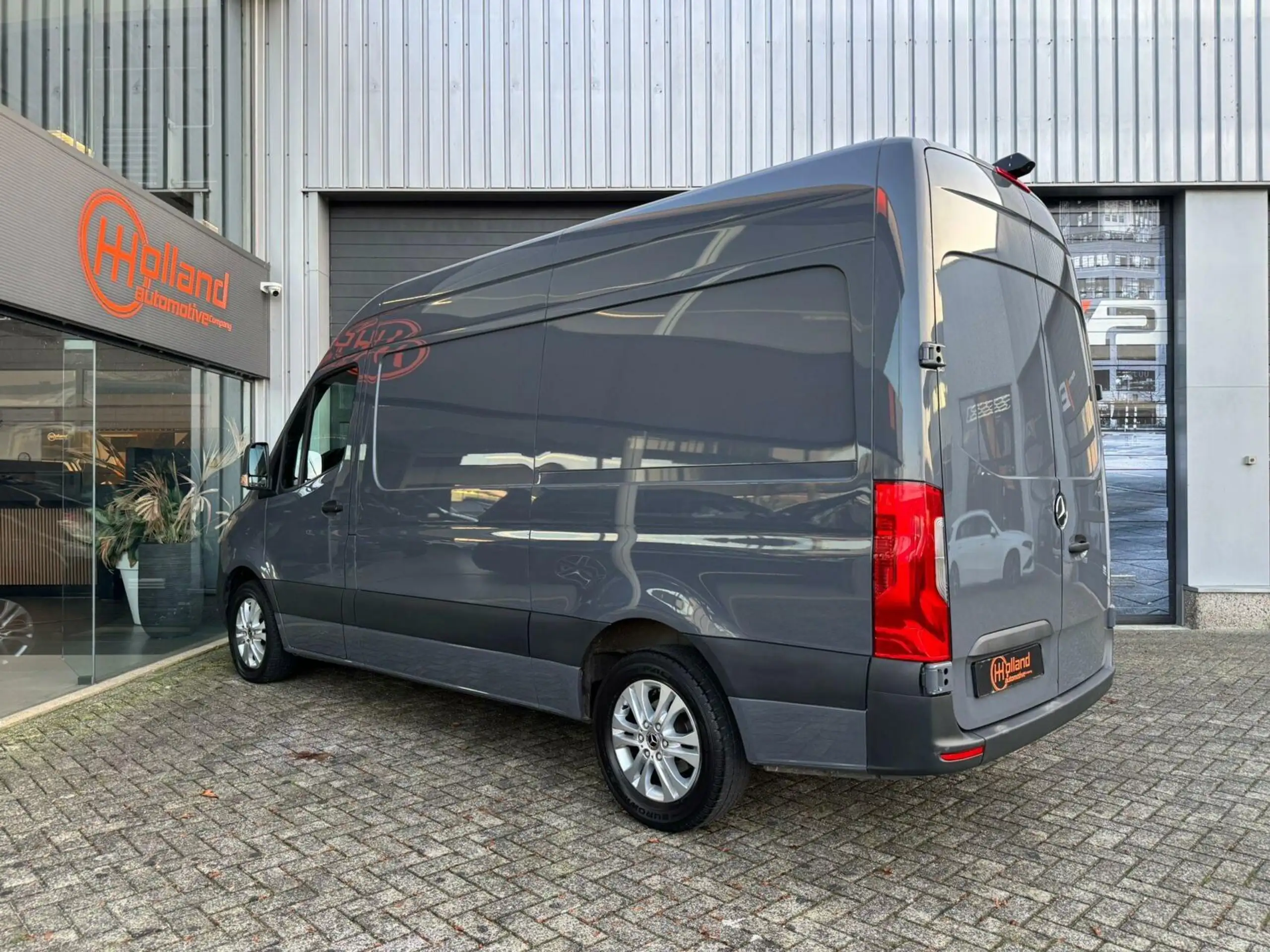 Mercedes-Benz - Sprinter