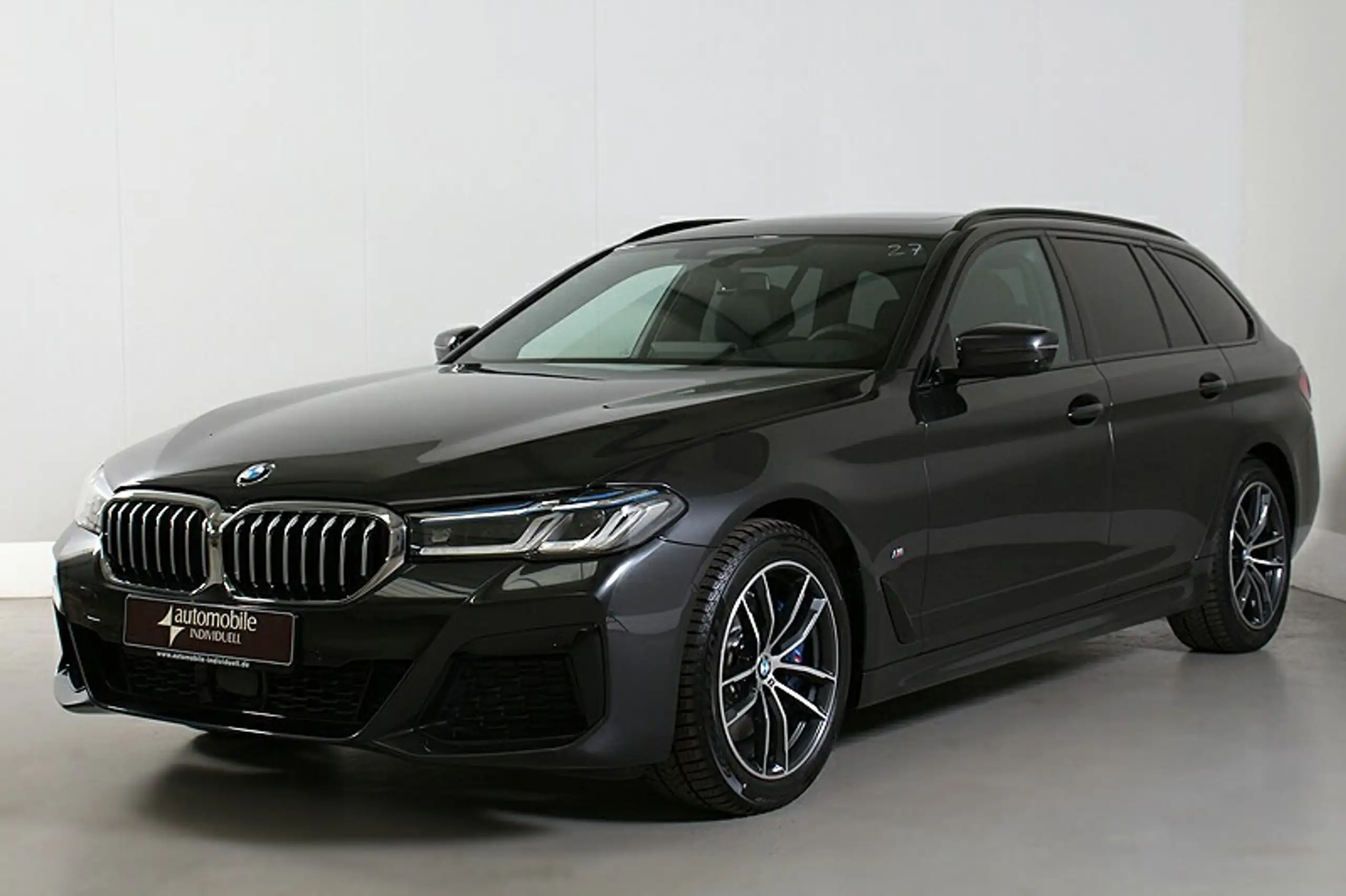 BMW - 530