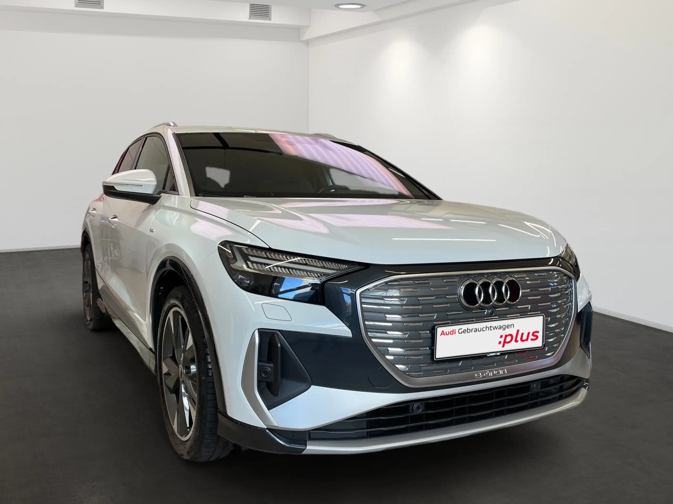 Audi - Q4 e-tron