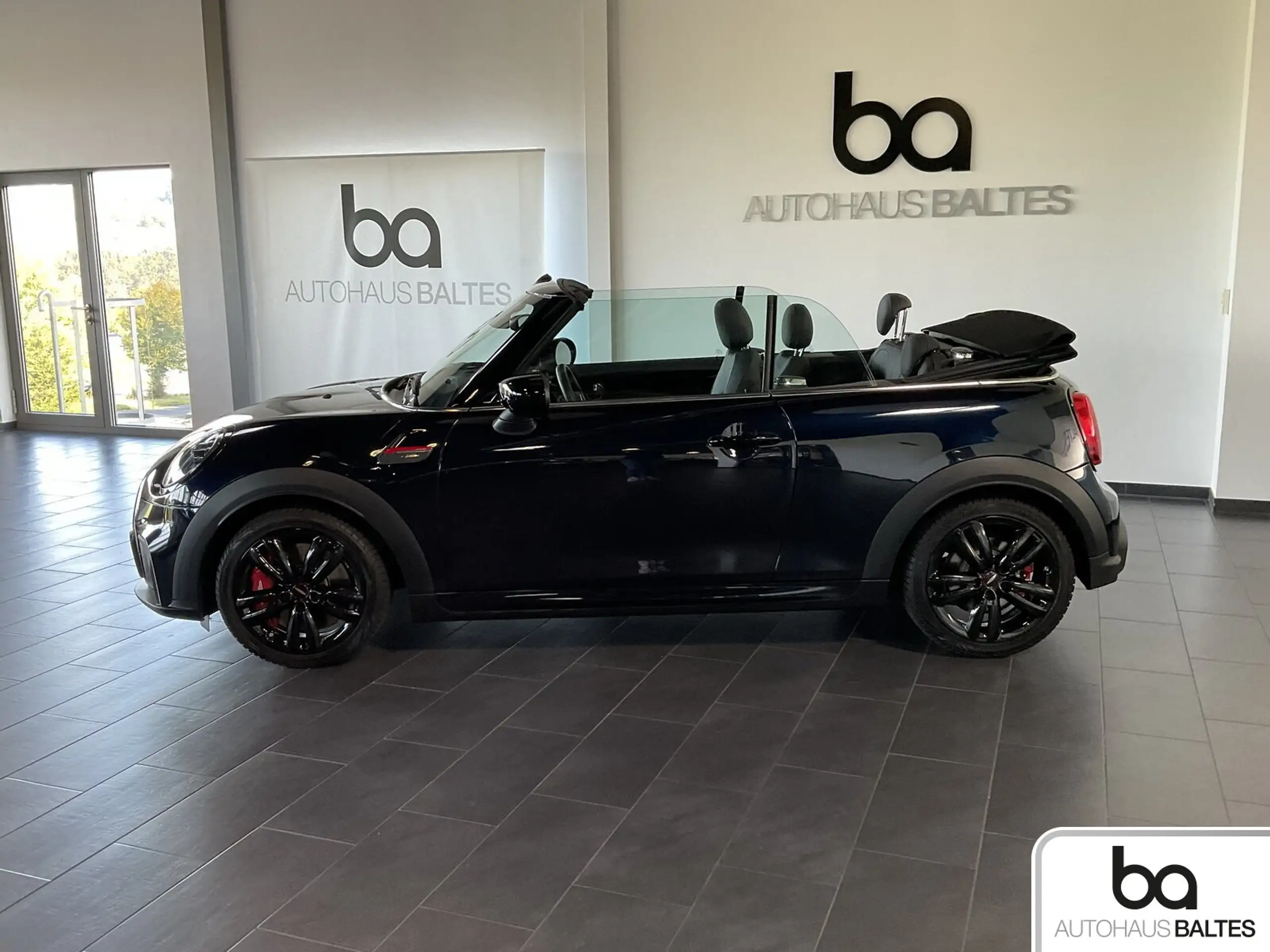 MINI - John Cooper Works Cabrio