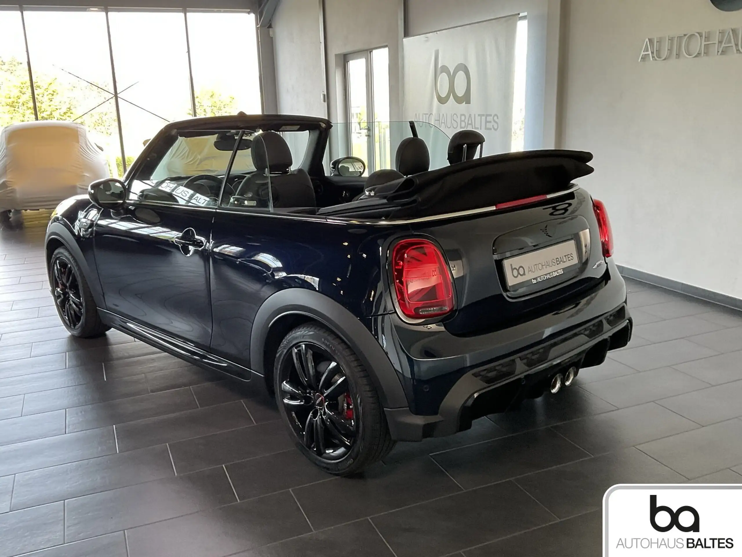 MINI - John Cooper Works Cabrio