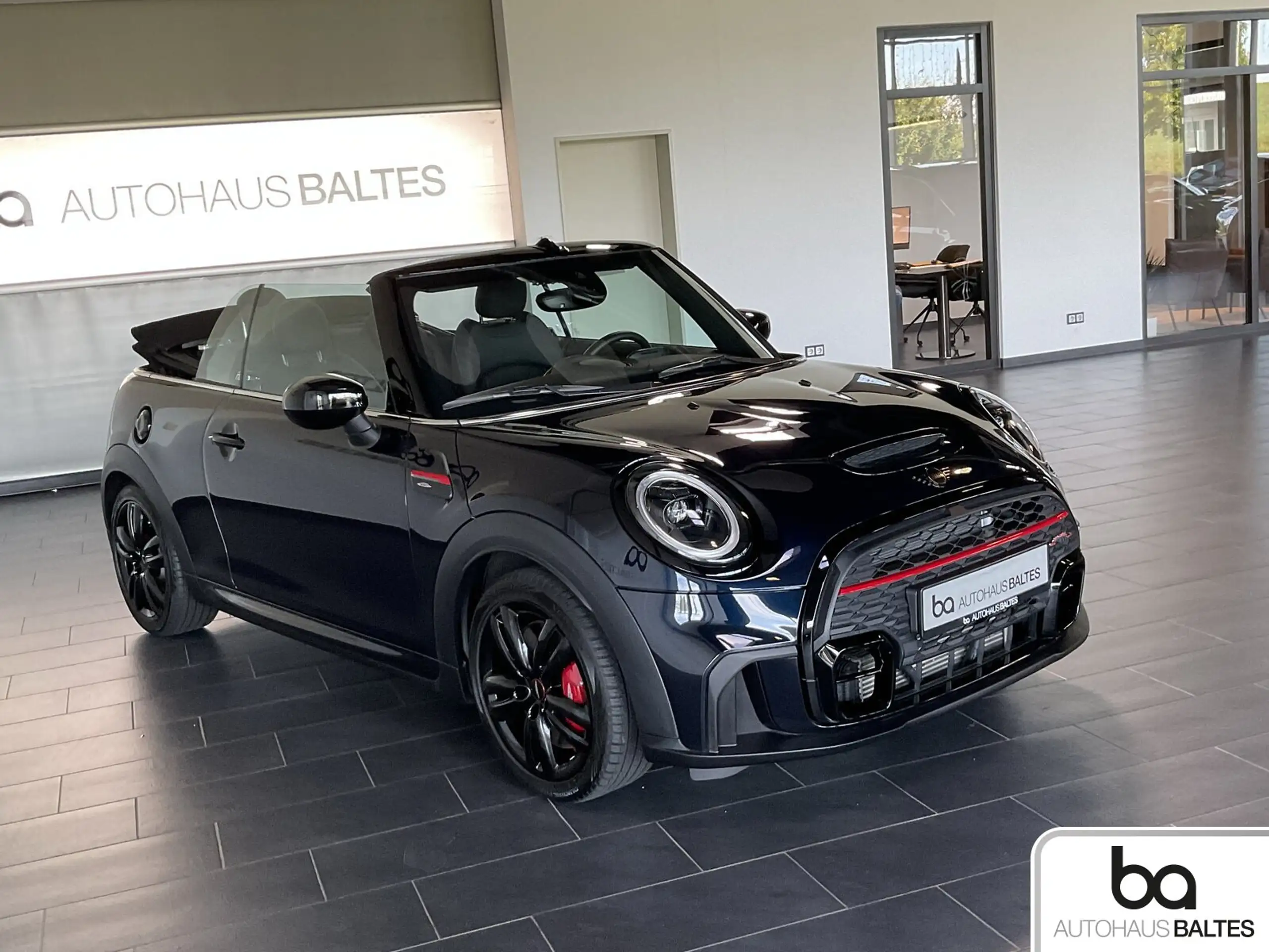 MINI - John Cooper Works Cabrio