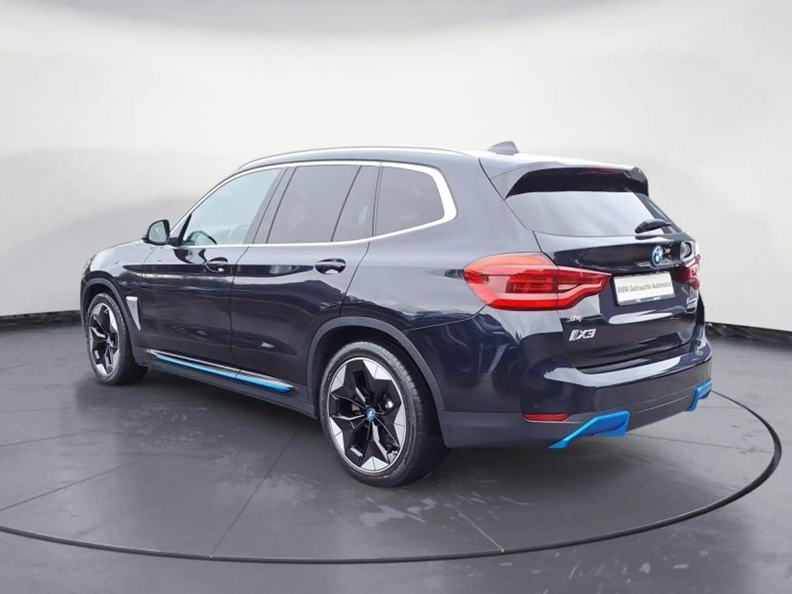 BMW - iX3