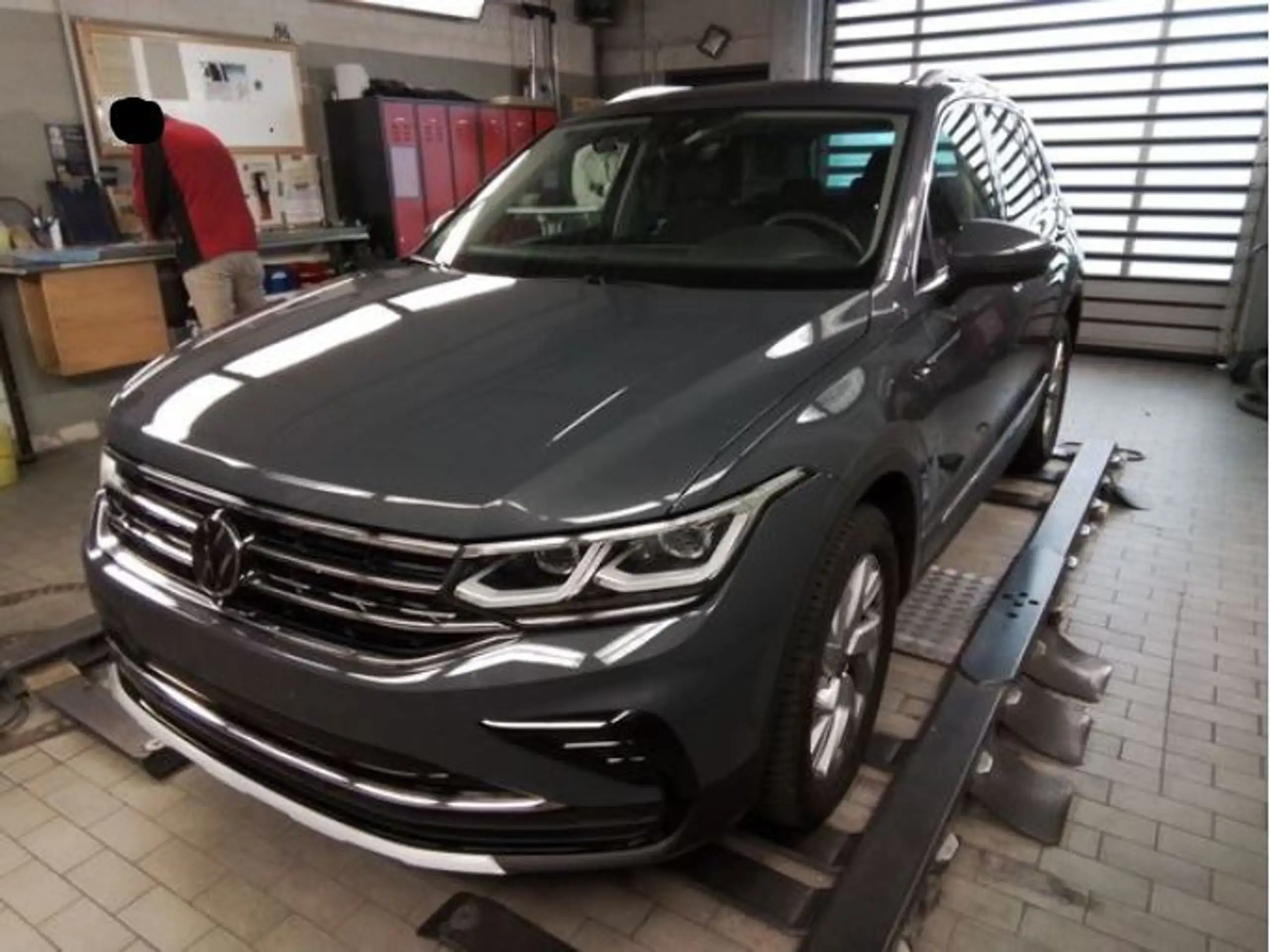 Volkswagen - Tiguan